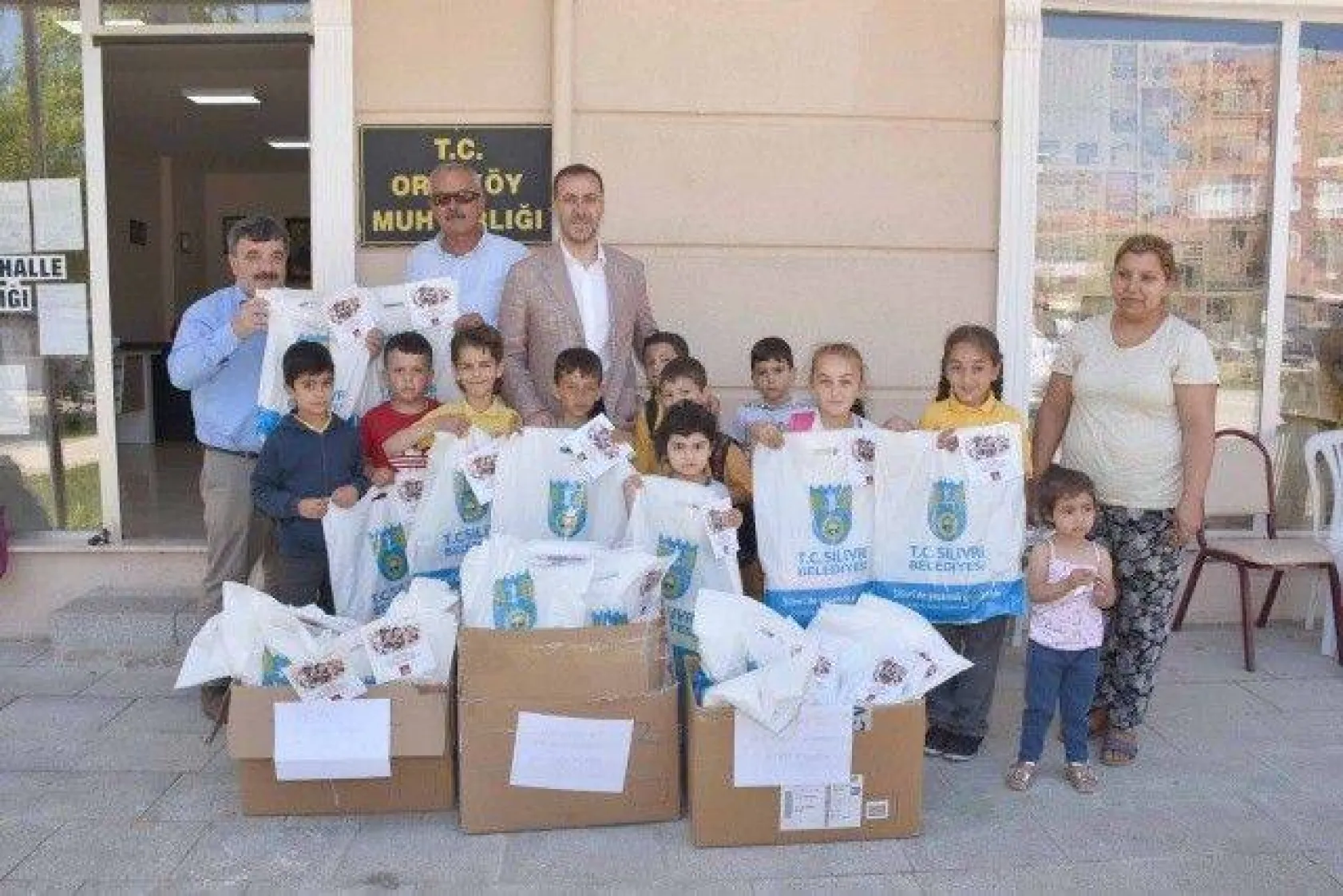 Başkan Yılmaz'dan 20 Bin Çocuğa Bayram Kıyafeti