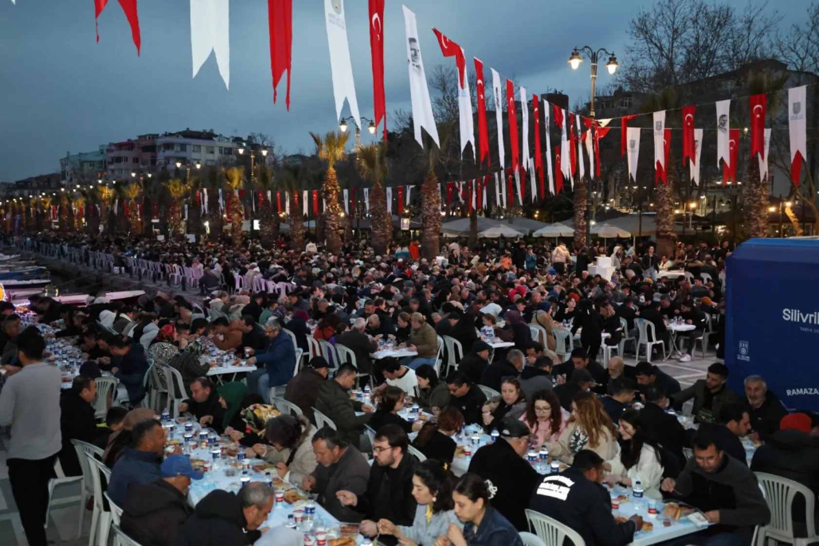 Silivri Sahilinde Büyük İftar Programı Gerçekleşti