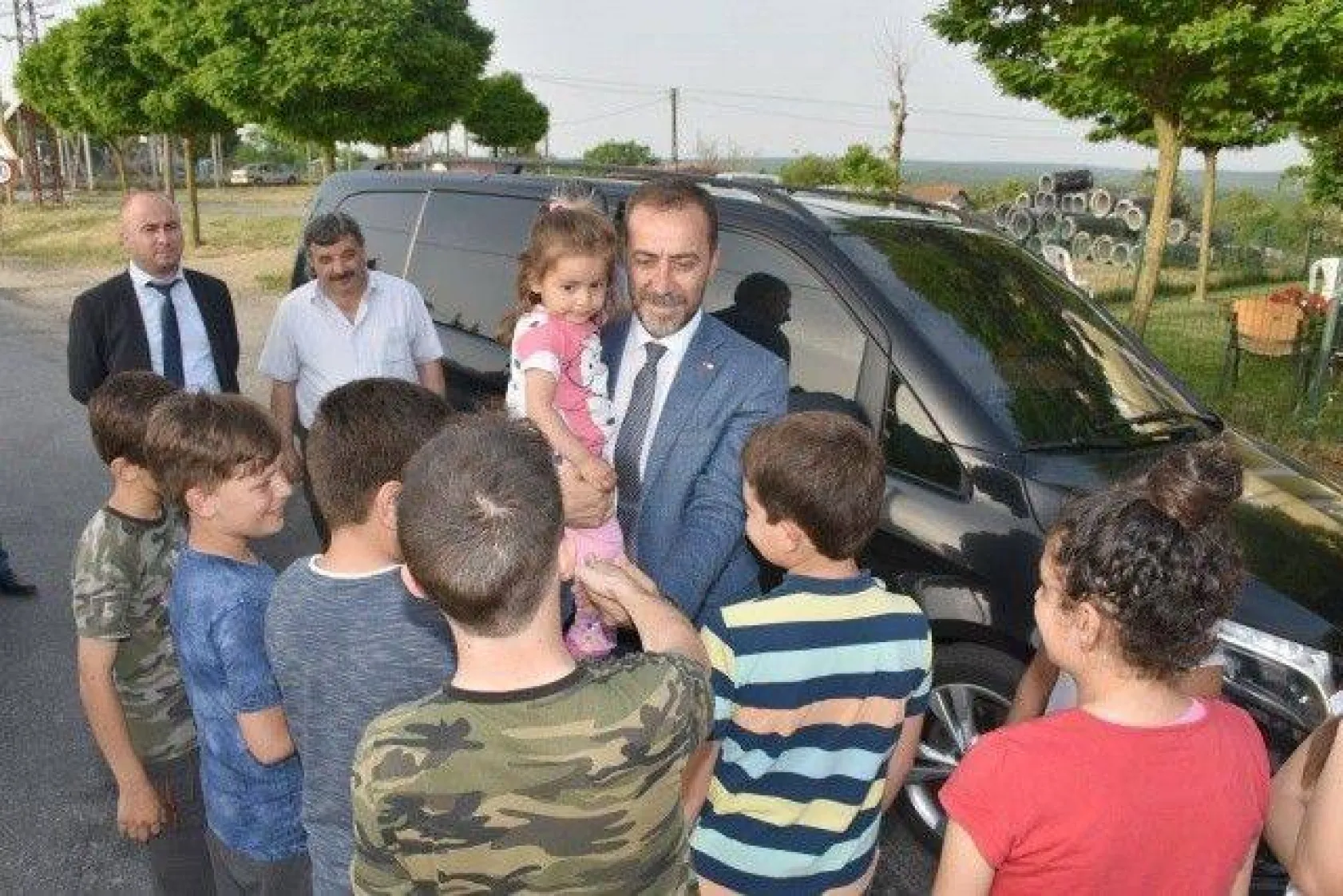 Başkan Yılmaz'dan 20 Bin Çocuğa Bayram Kıyafeti