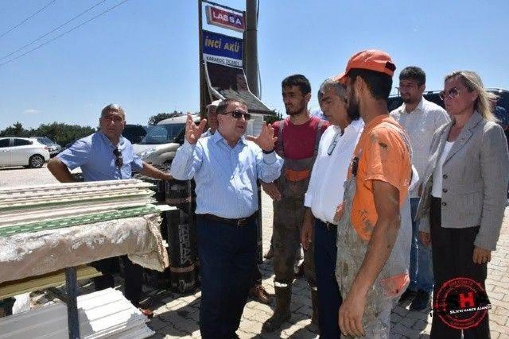 Sel bölgesine ziyaretler sürüyor