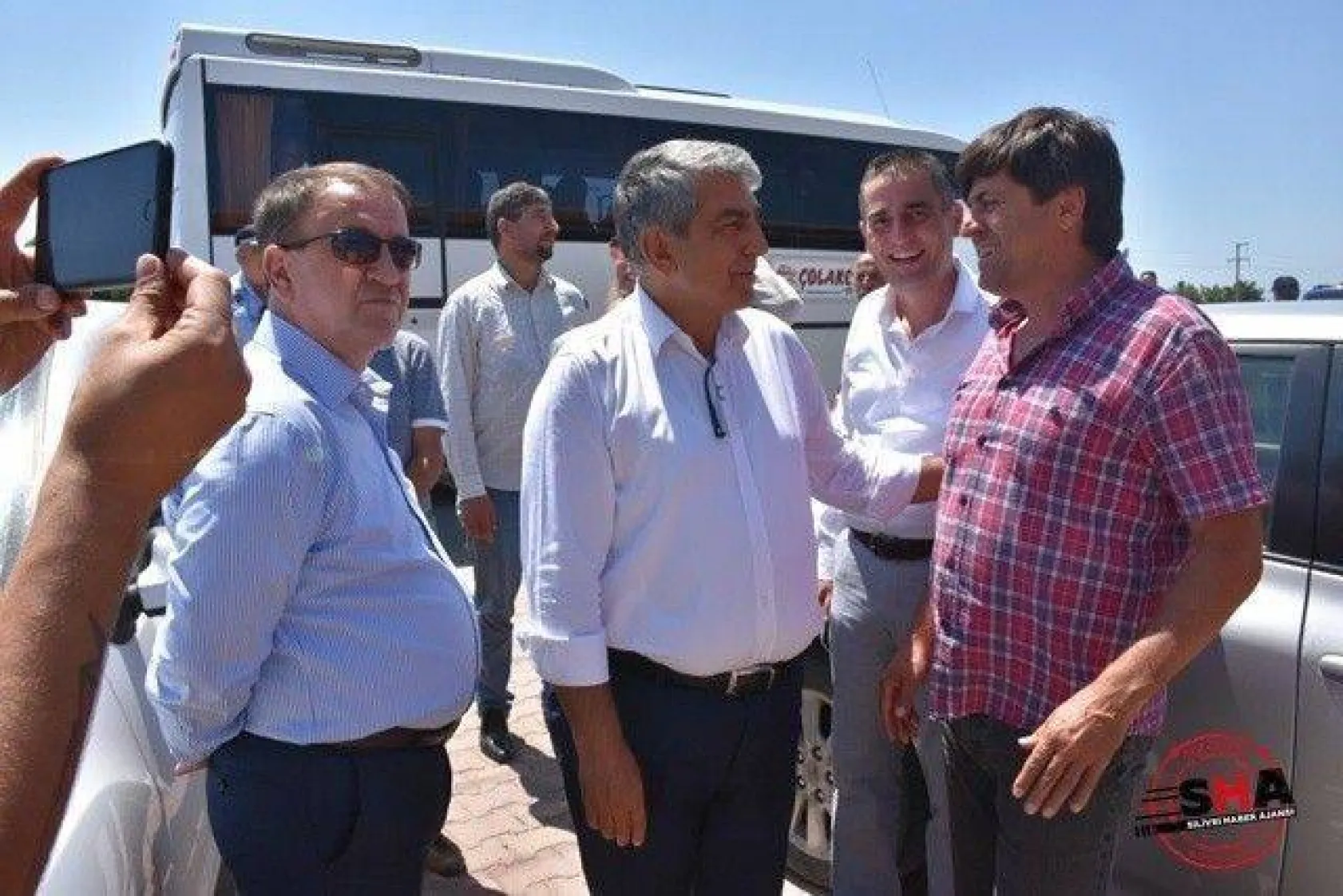 Sel bölgesine ziyaretler sürüyor