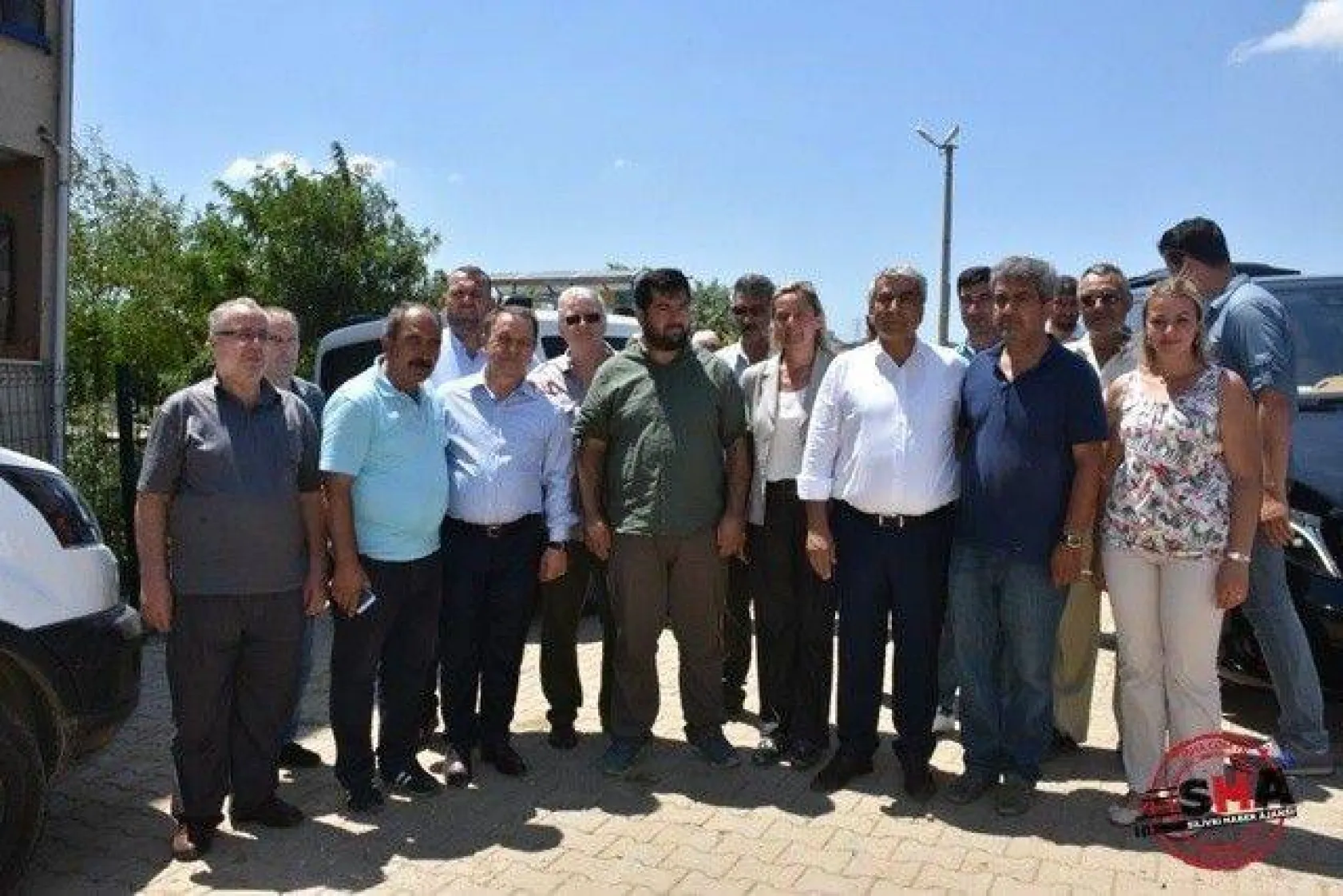 Sel bölgesine ziyaretler sürüyor