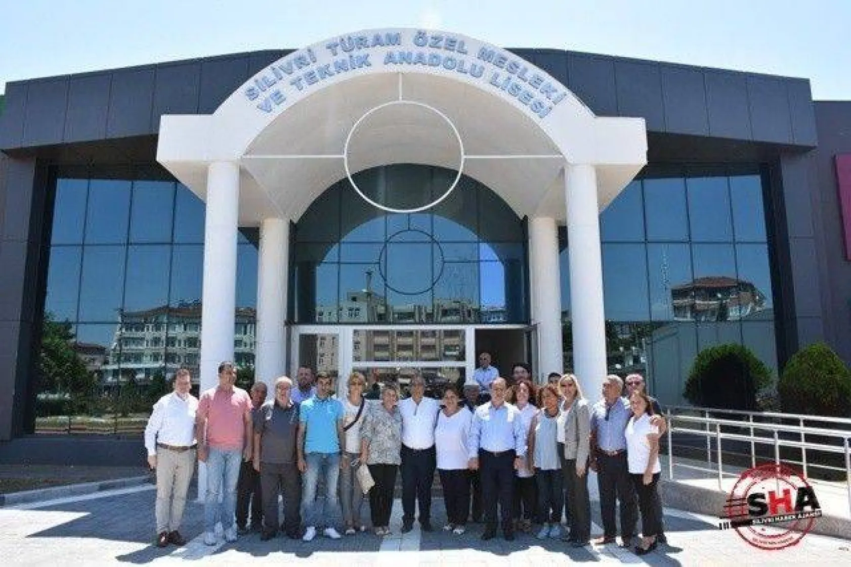 Sel bölgesine ziyaretler sürüyor