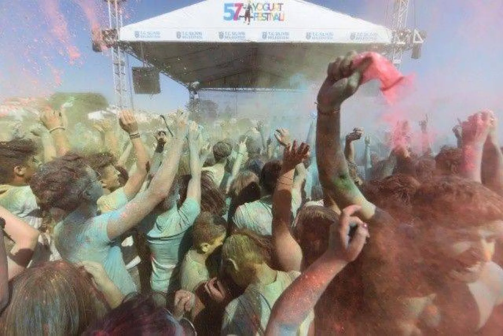Binlerce Genç Color Fest İle 'Yoğurda Renk Kattı