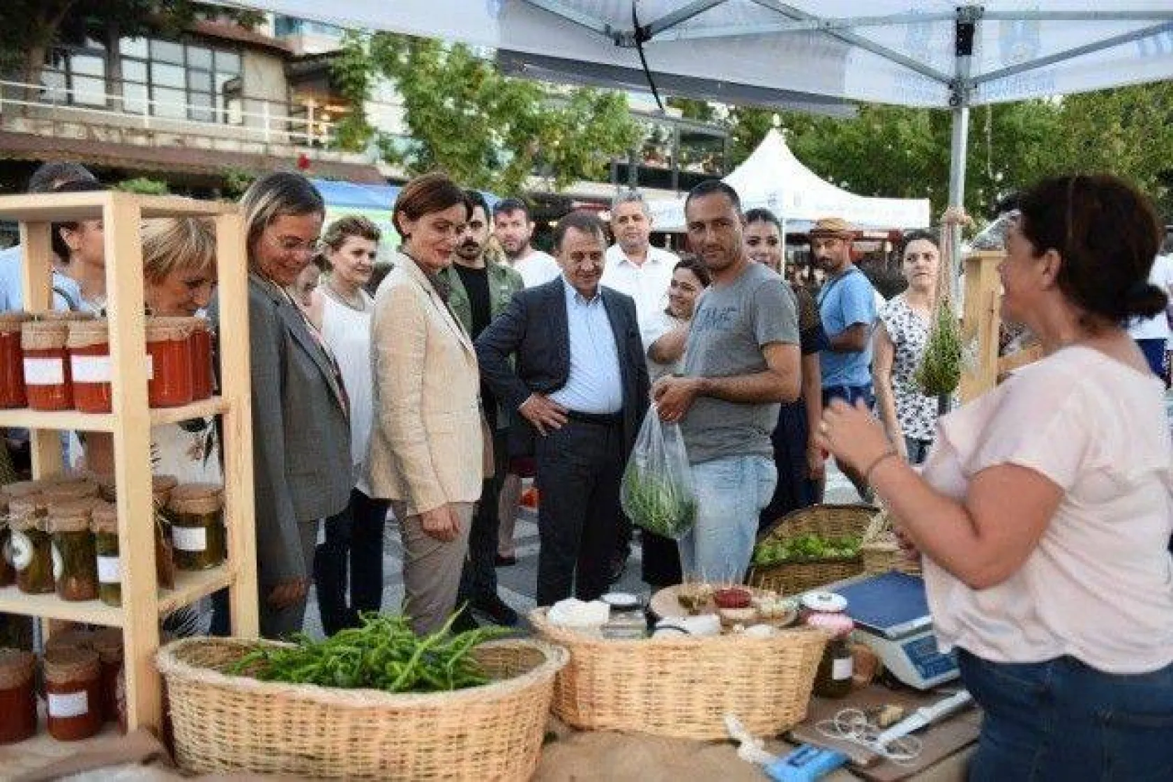 Sergi alanları festivale renk kattı