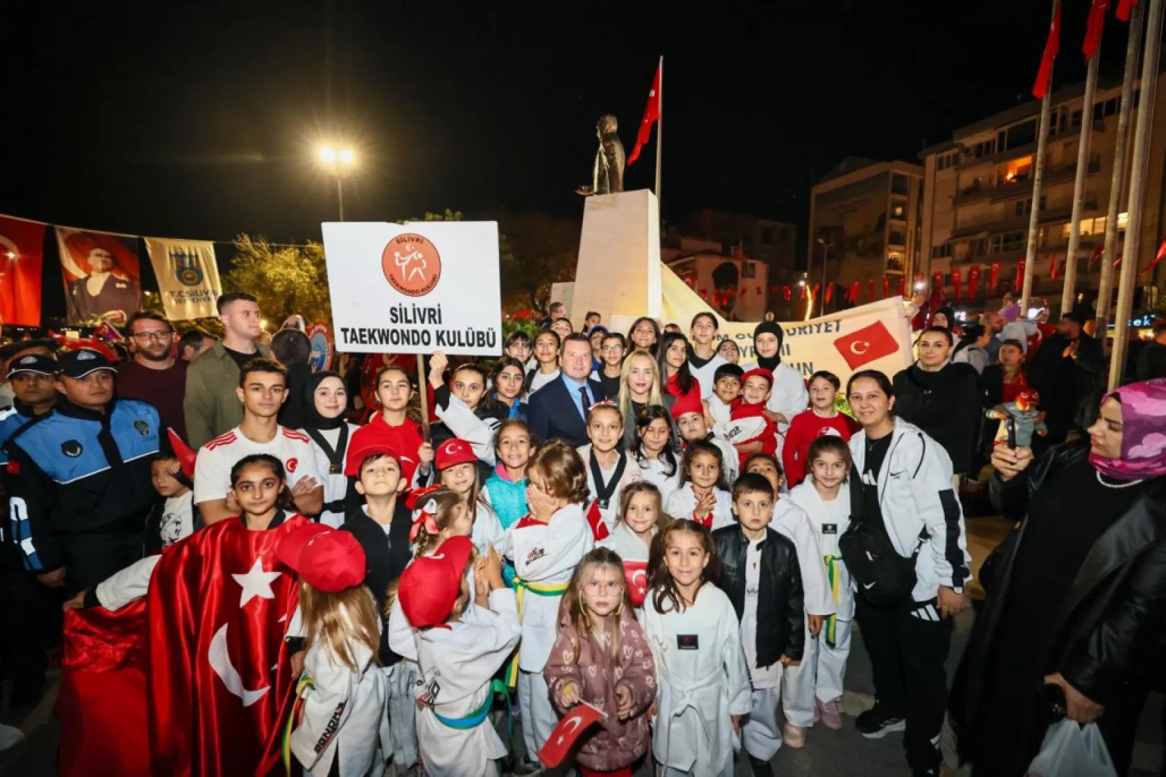 29 Ekim'de Silivri'de tarihinin en kalabalık kutlaması yapıldı