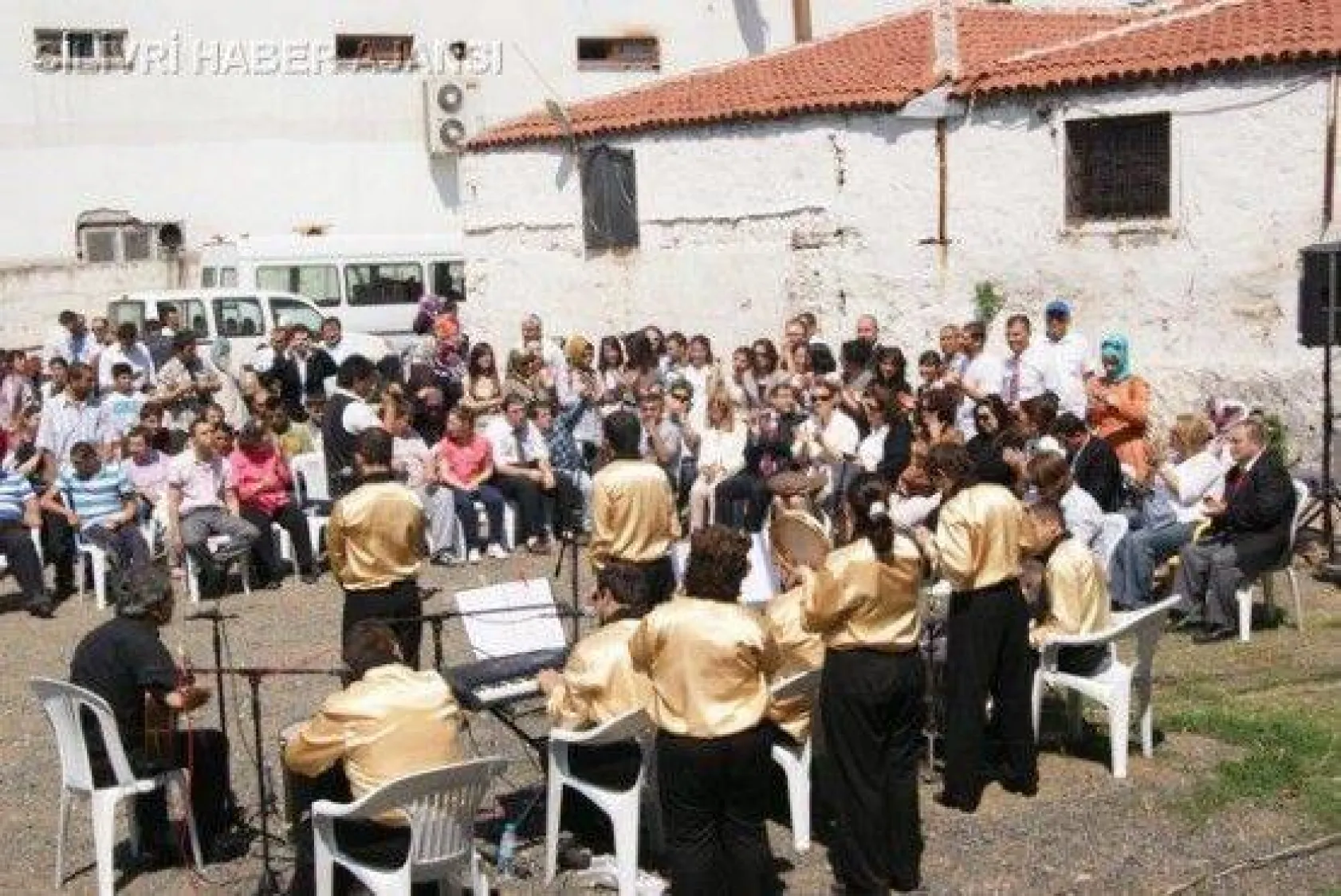 İSÖM, 'Hayatın Renkleri'ni Sergiledi