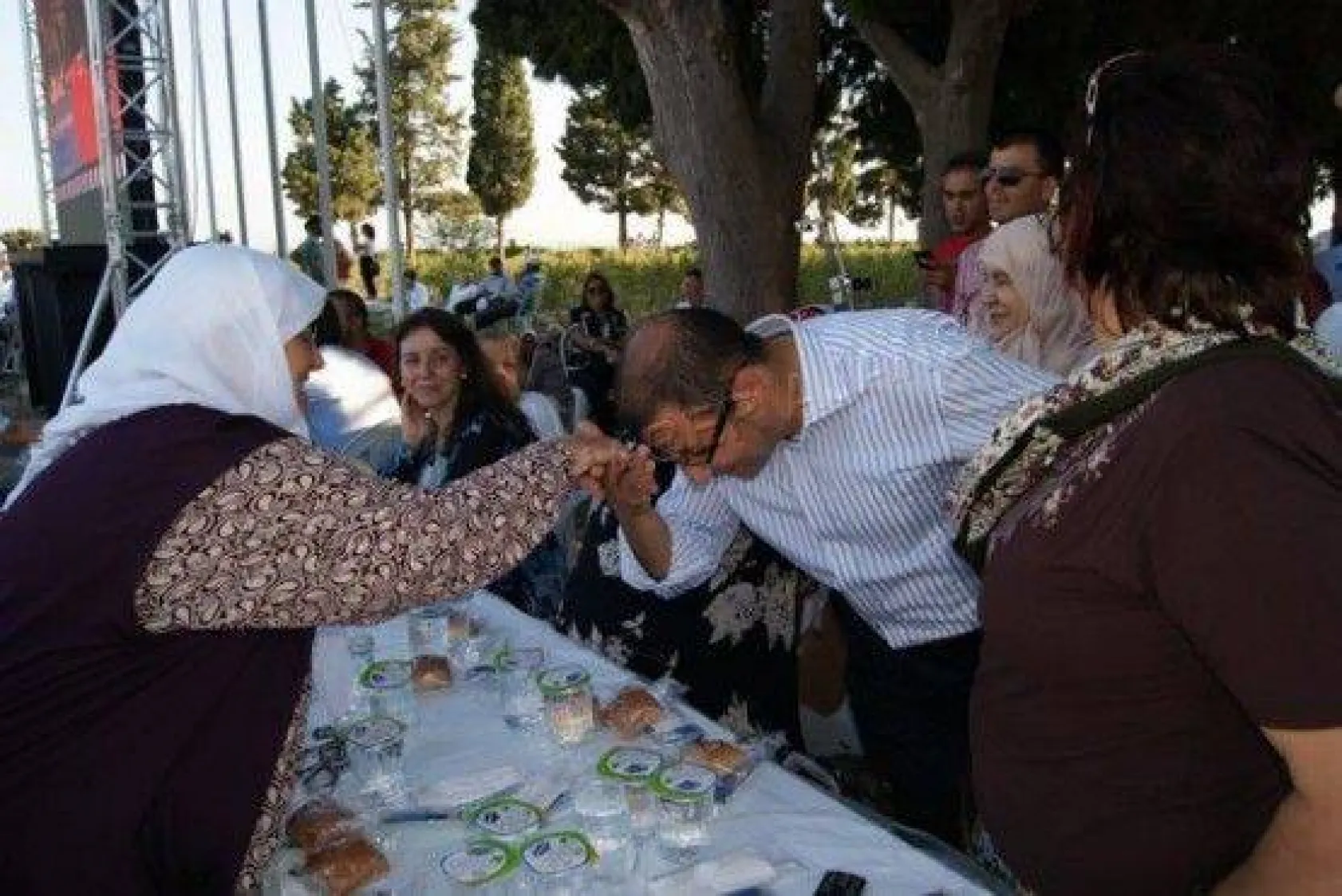 97 yıl önceki kumanya ile iftar ettiler