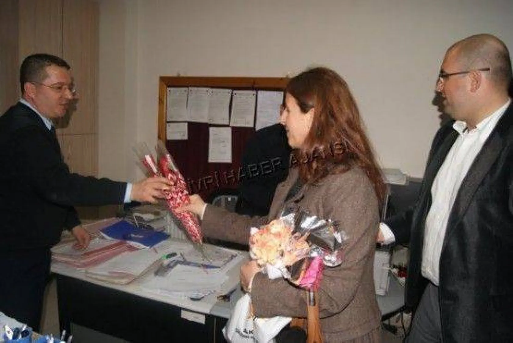 Ak Parti Polis haftasını kutladı