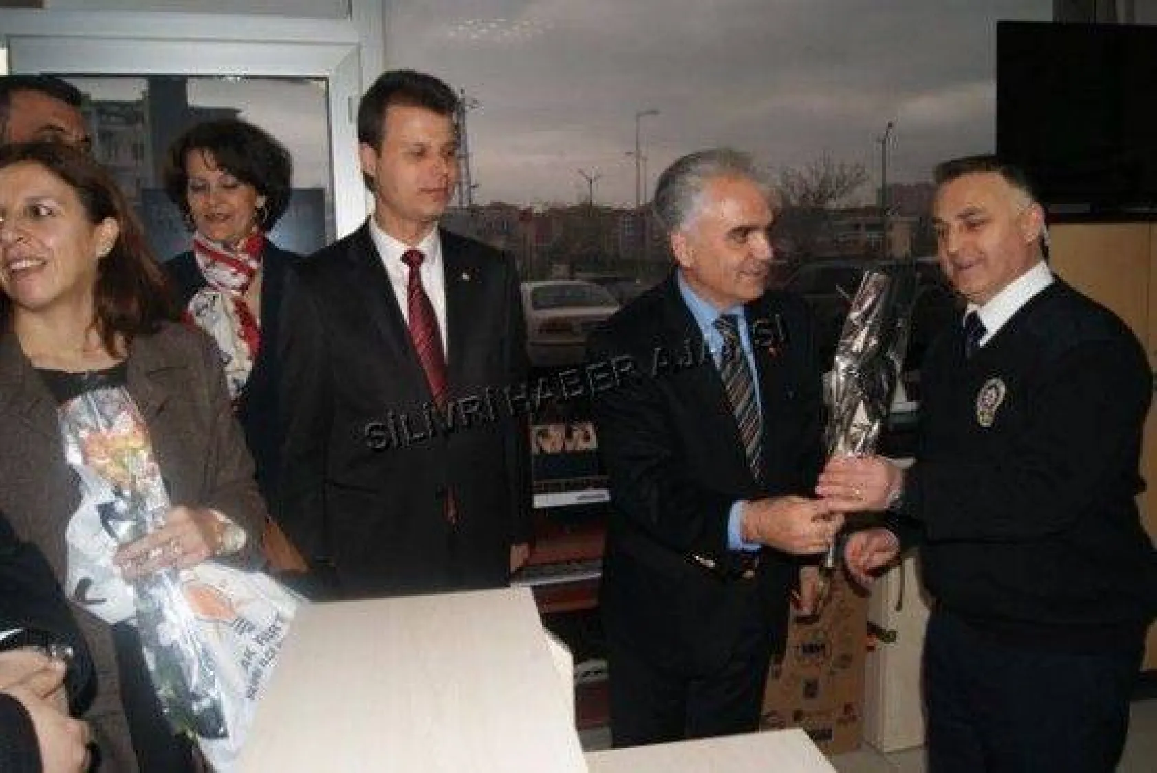 Ak Parti Polis haftasını kutladı