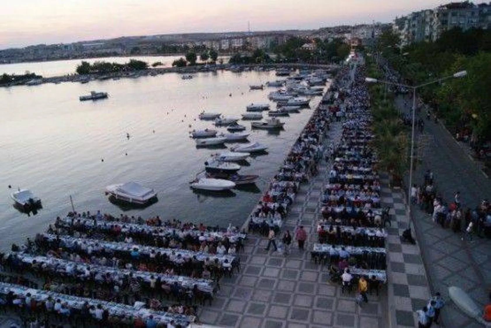 Silivri Sahilinde 5000 Kişilik İftar
