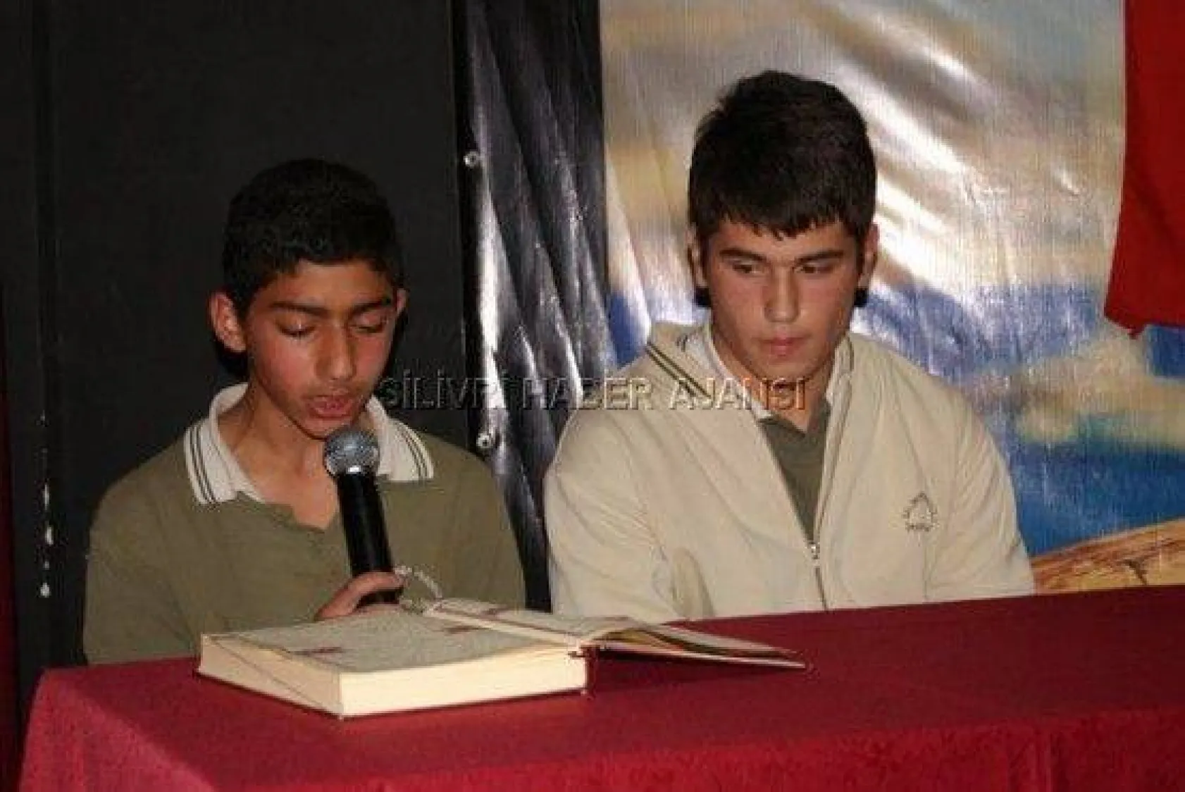 İmam Hatipliler'den Karakaş'a Teşekkür Plaketi