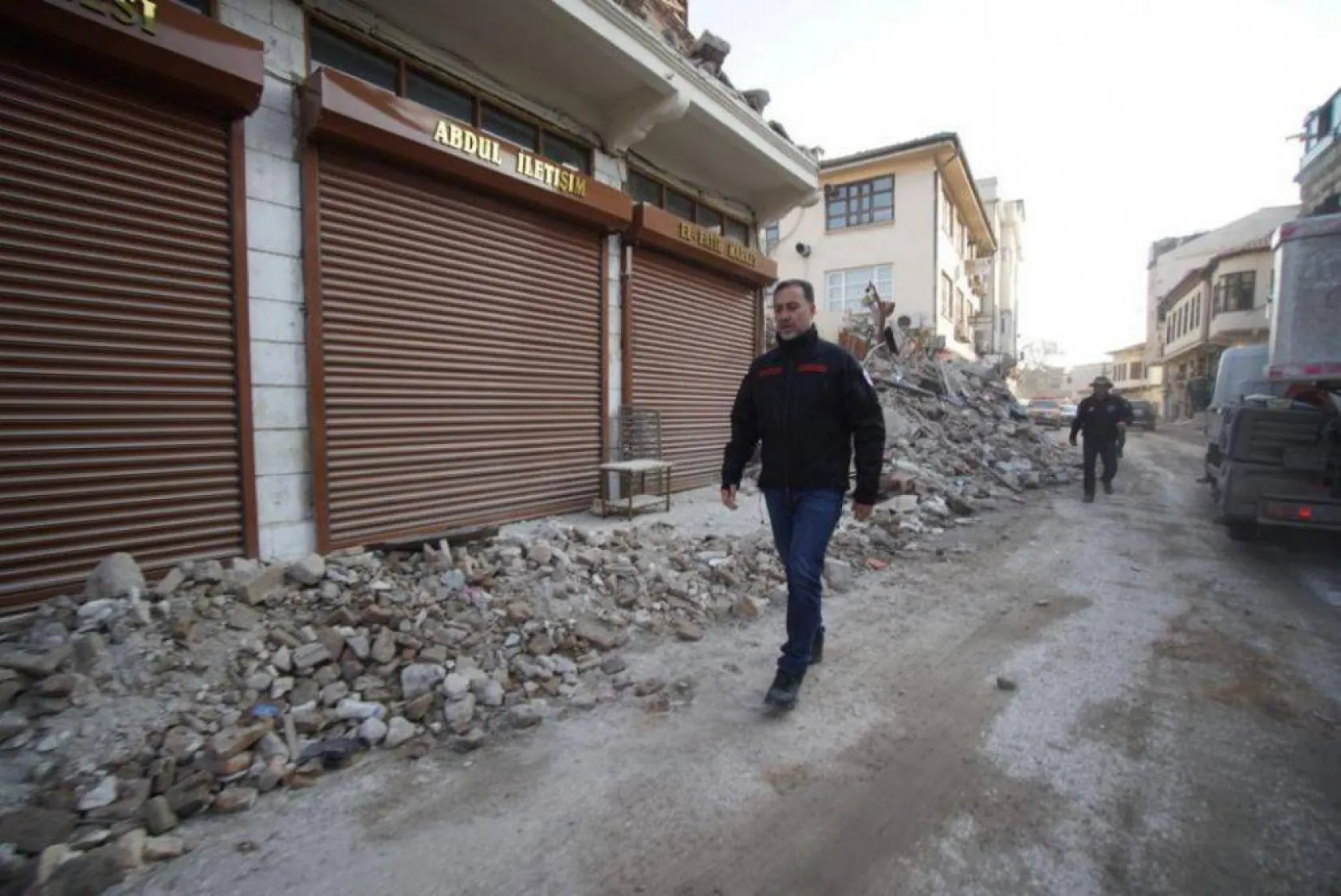 Başkan Yılmaz Hatay'da çadır köyleri ziyaret etti