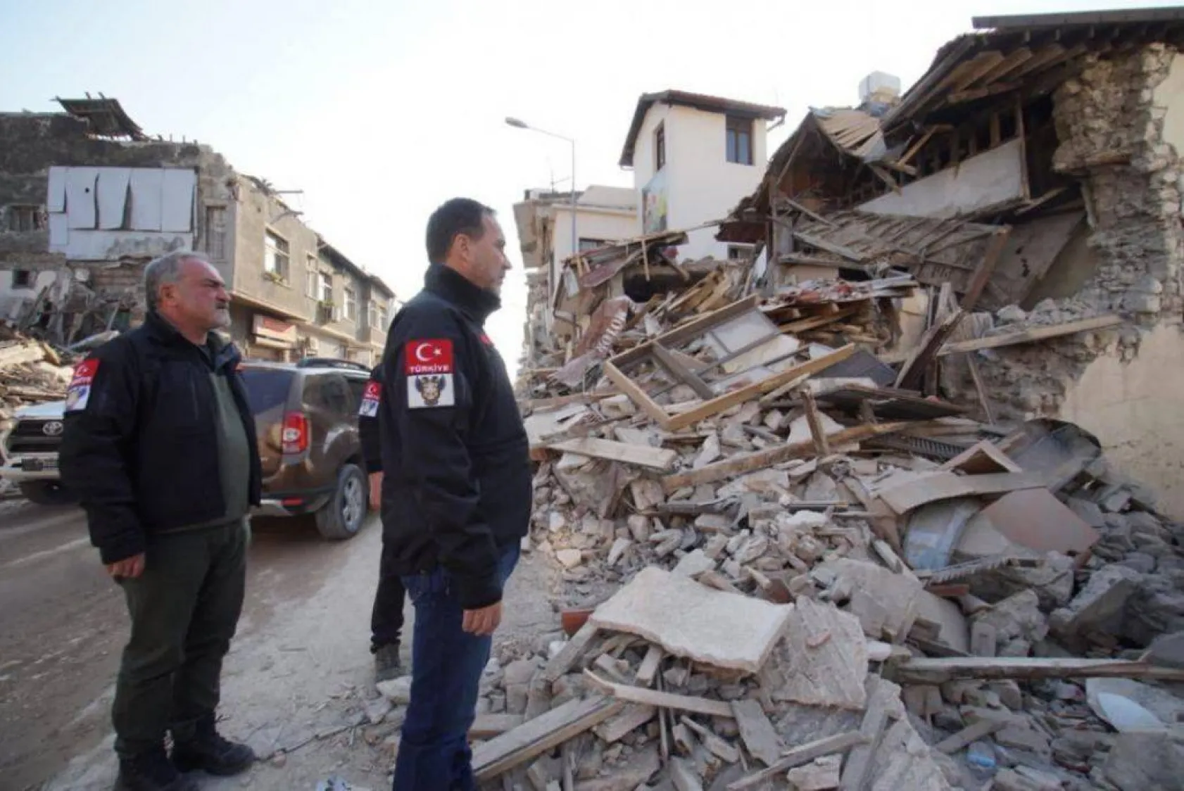 Başkan Yılmaz Hatay'da çadır köyleri ziyaret etti