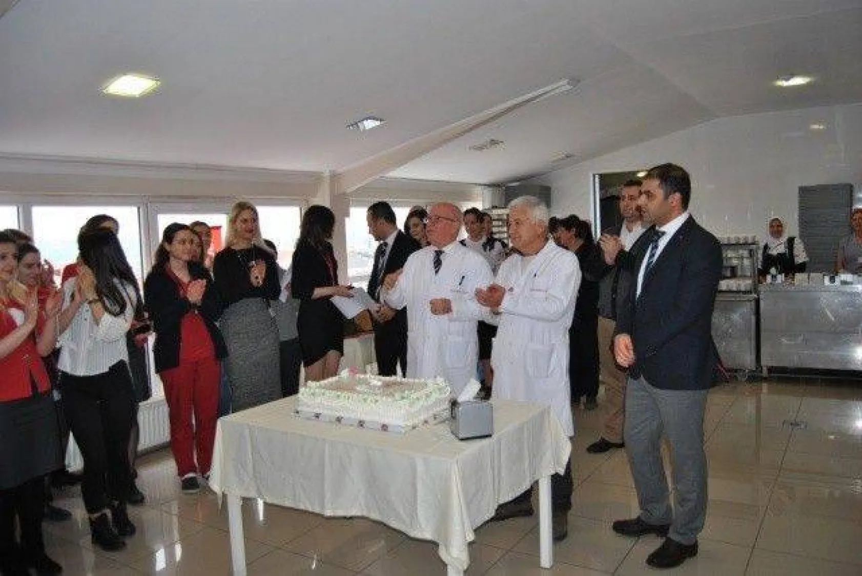 Hastane yönetimi çalışanlarını unutmadı