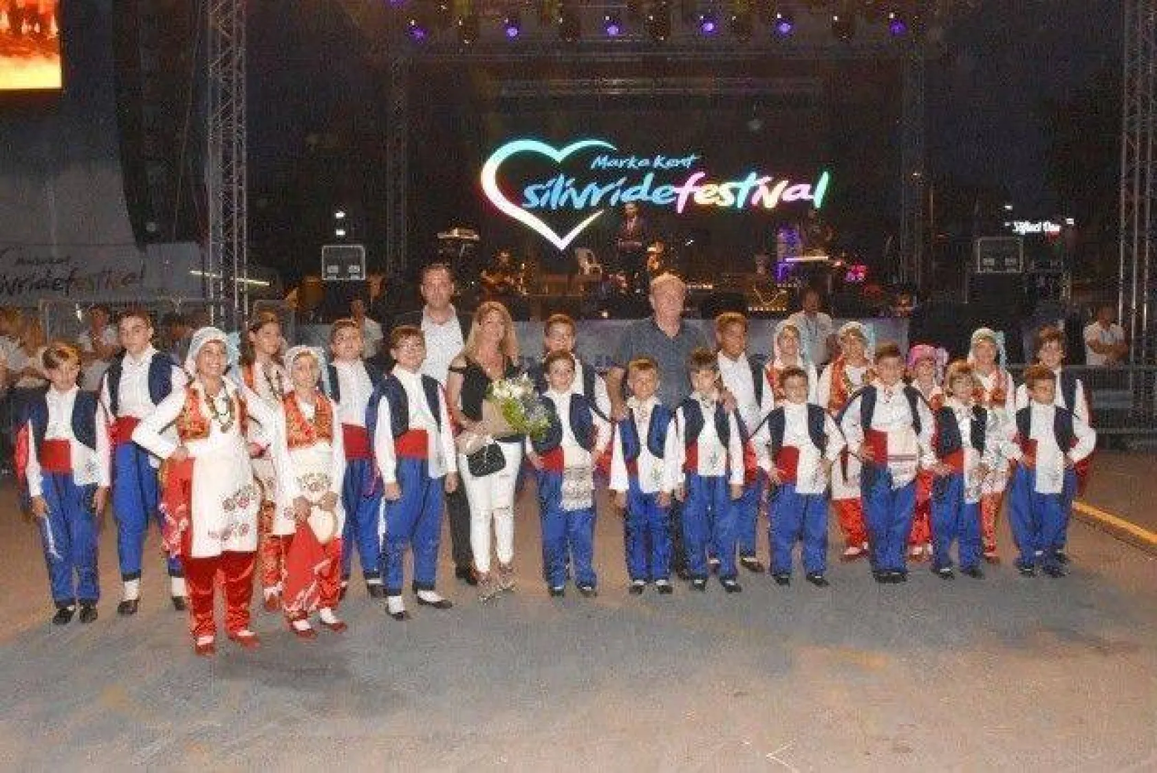 Ali Kınık ve Demet Akalın Coşturdu