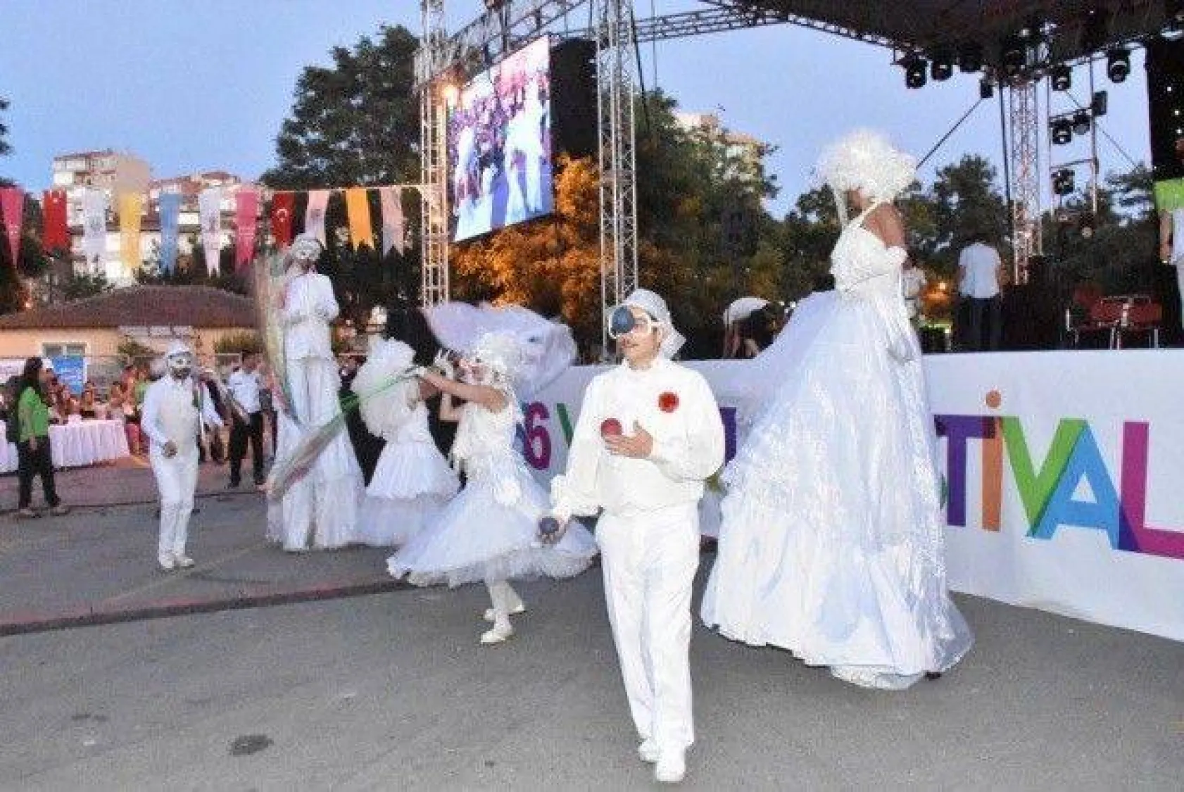 Işıklar 'Festivallerimiz İle Kent Hafızamızı Yaşatıyoruz'