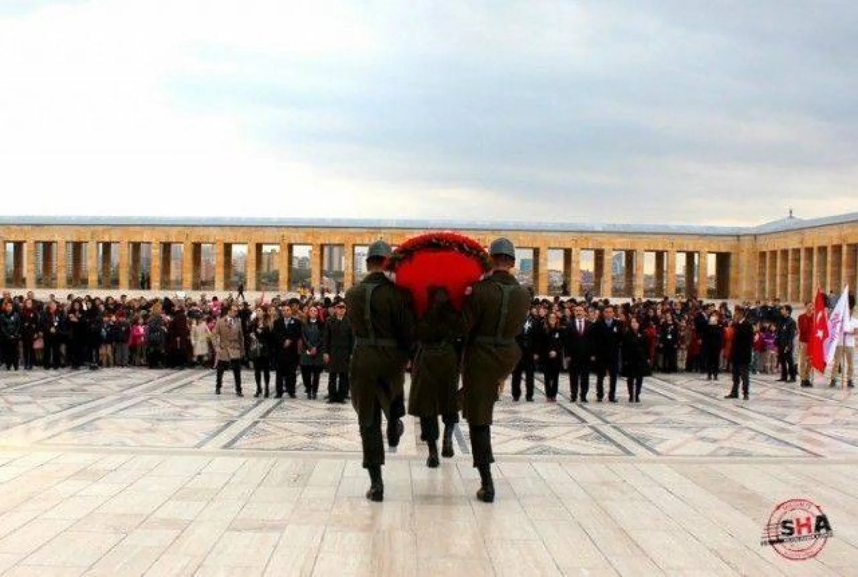 Mektebim, 2000 öğrencisiyle Ata'nın huzurunda