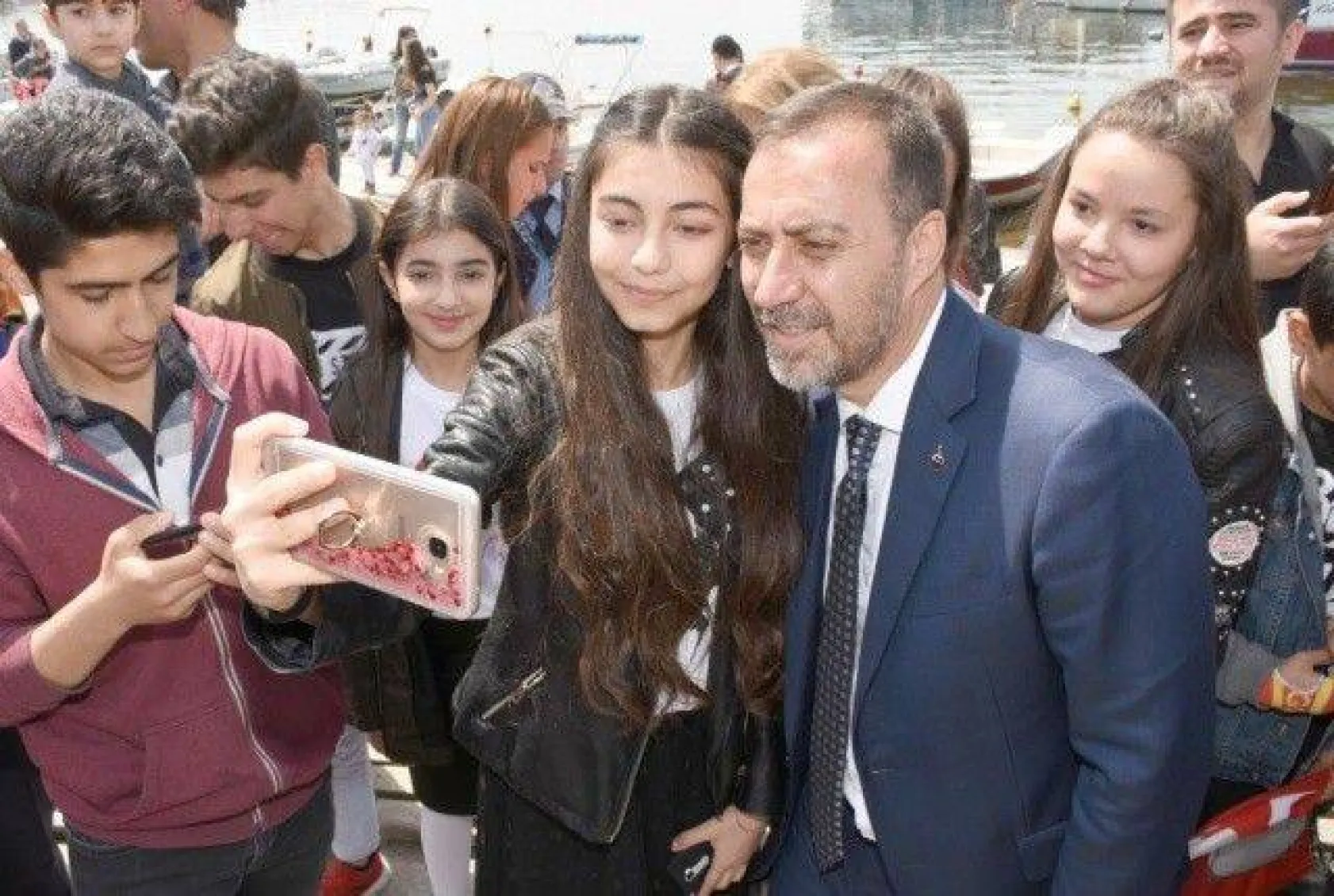 23 Nisan coşku içinde kutlandı