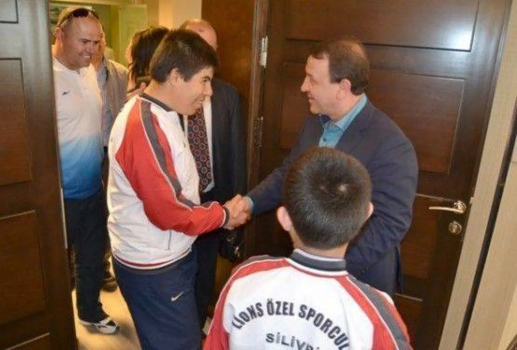 Özel Şampiyonlara Işıklar'dan Şampiyonluk Kutlamas