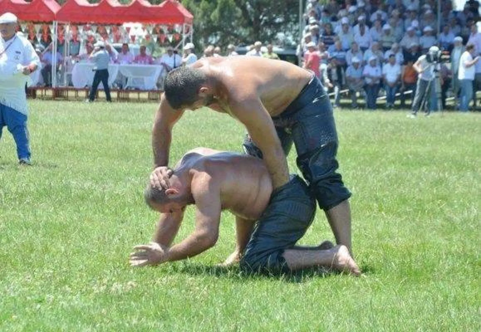 400 Güreşçi Silivri Er Meydanında Yarıştı