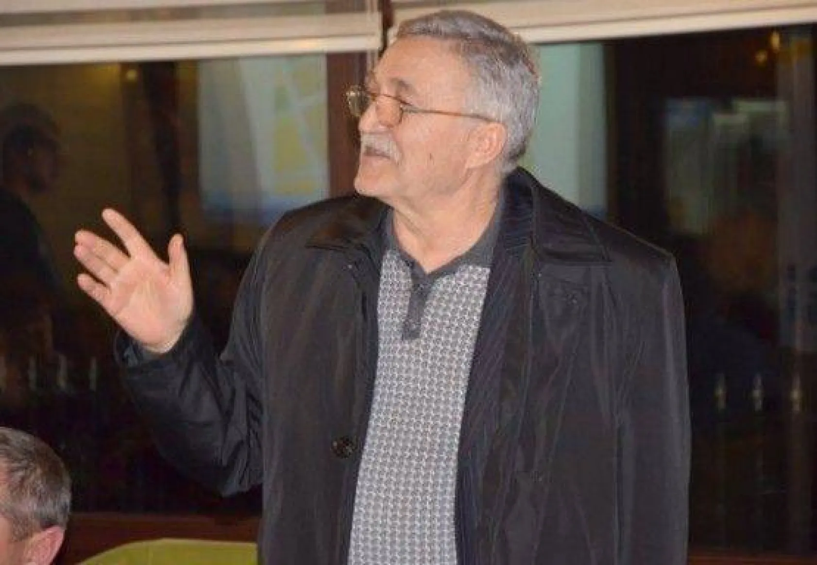 Esentepe Öğretmen Evleri Sakinleri Işıklar İle Bir