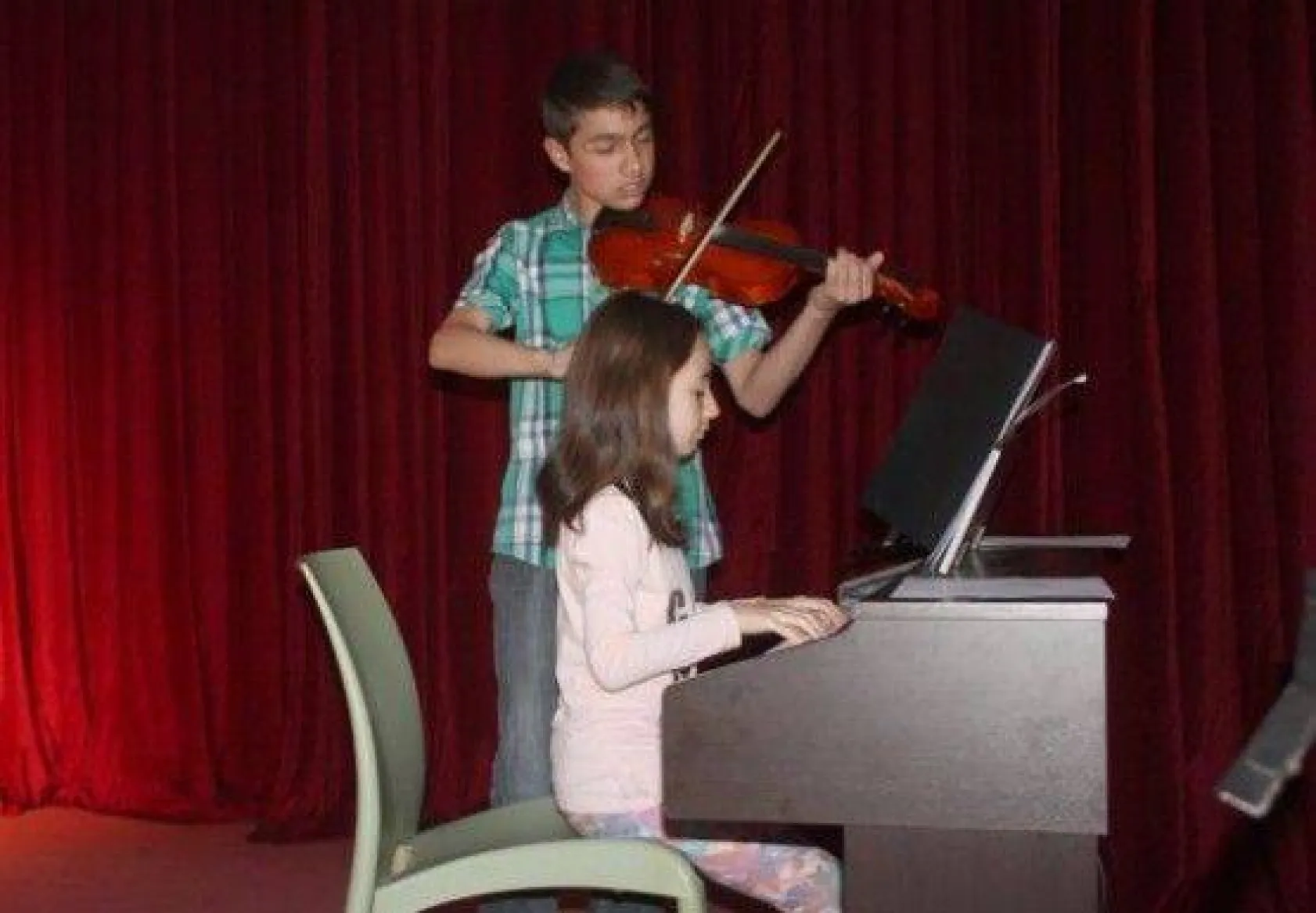 Annelere Özel Keman ve Piyano Resitali