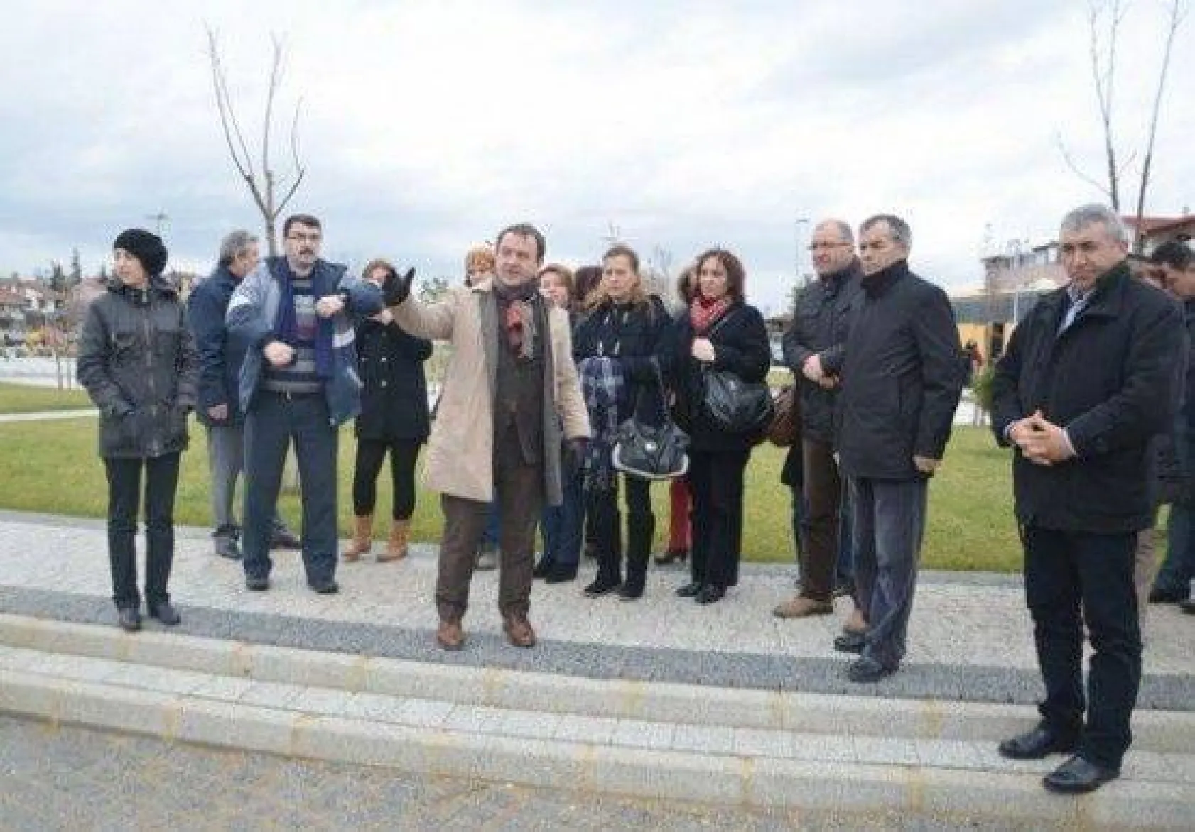 Işıklar Ekibiyle Birlikte İlçeyi Mahalle Mahalle D