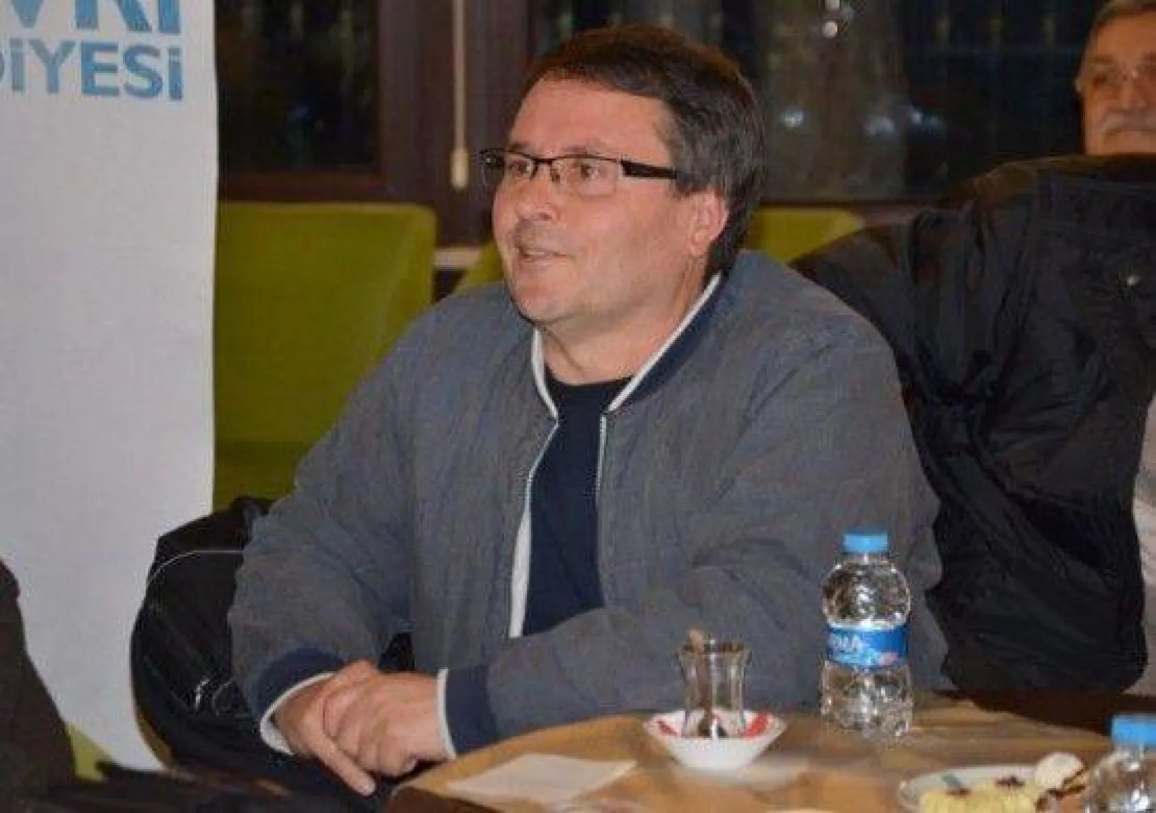 Esentepe Öğretmen Evleri Sakinleri Işıklar İle Bir