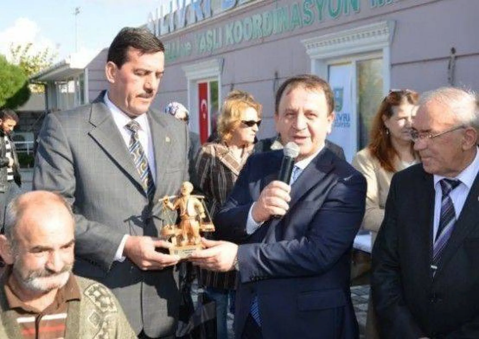 Engelliler Gününde Anlamlı Hediye