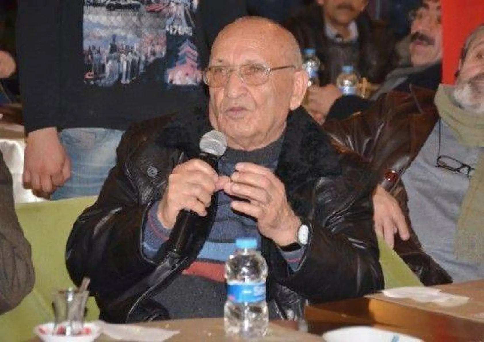 Esentepe Öğretmen Evleri Sakinleri Işıklar İle Bir