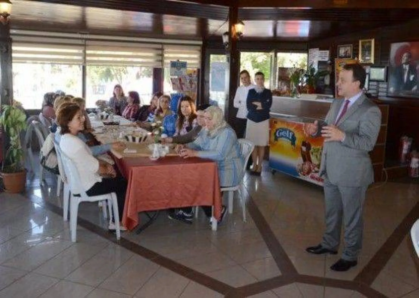 Gümüşyakalı Kadınlar Belediyenin Hizmetlerini İnce