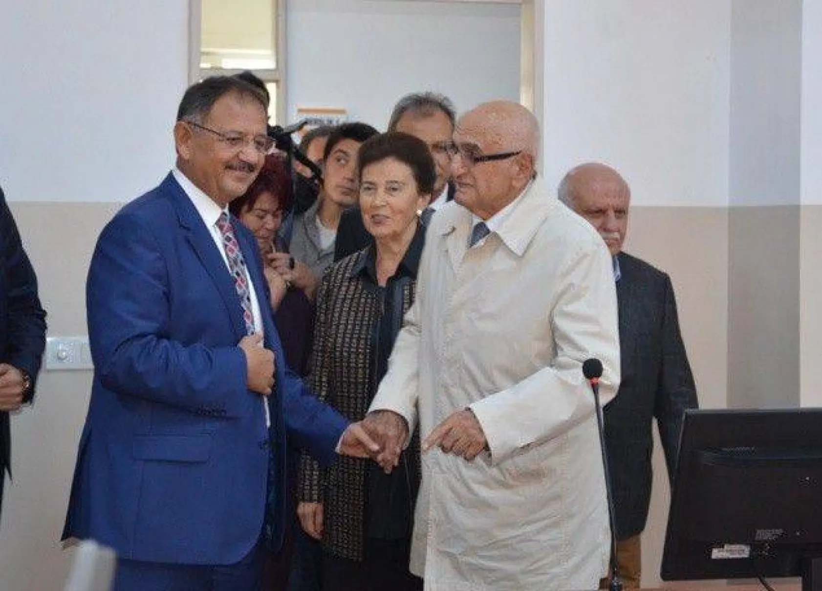 Bakan Özhaseki: 'İstikrar abidesi gibi ayaktayız'