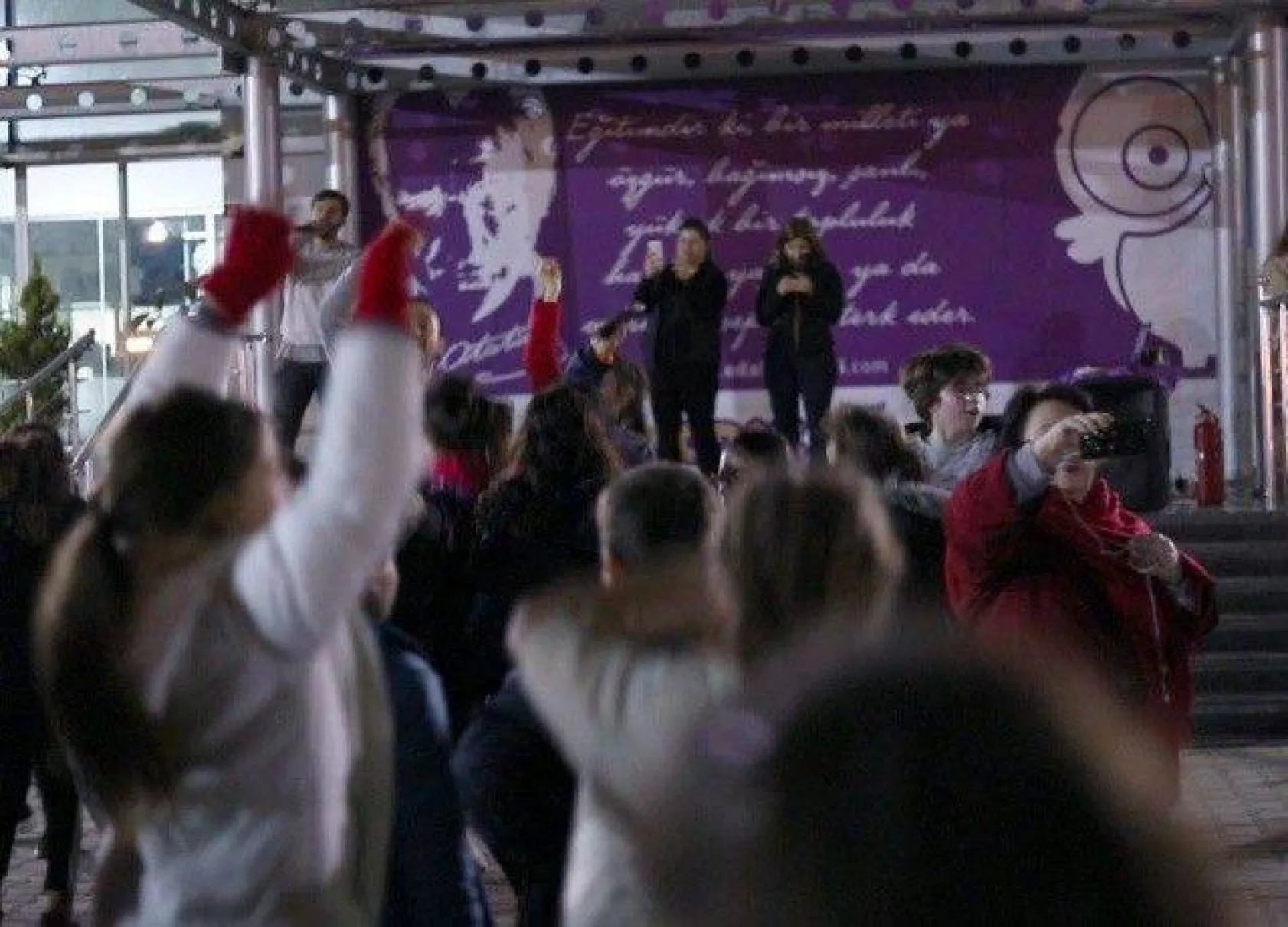 Odak öğrencileri bir gece okullarında kaldı