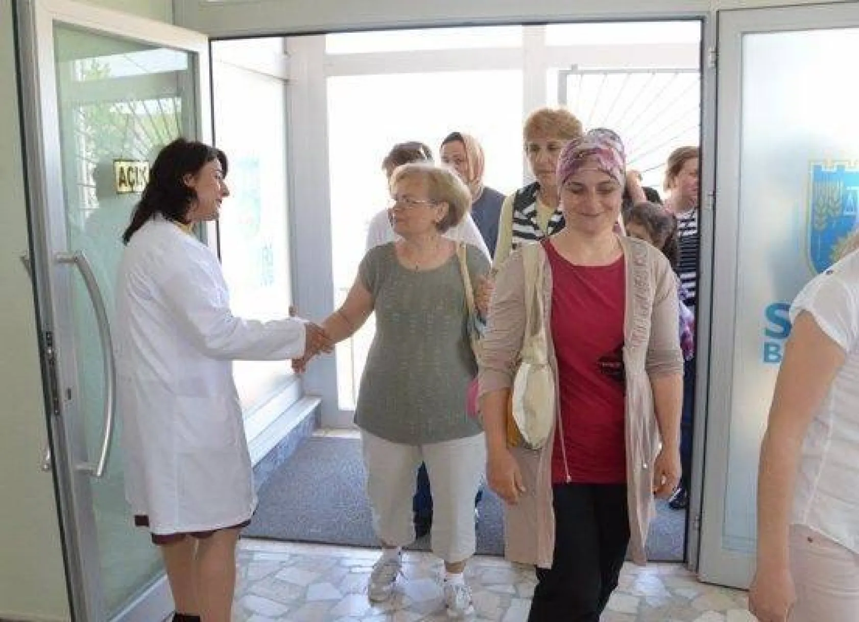 Gümüşyakalı Kadınlar Belediyenin Hizmetlerini İnce