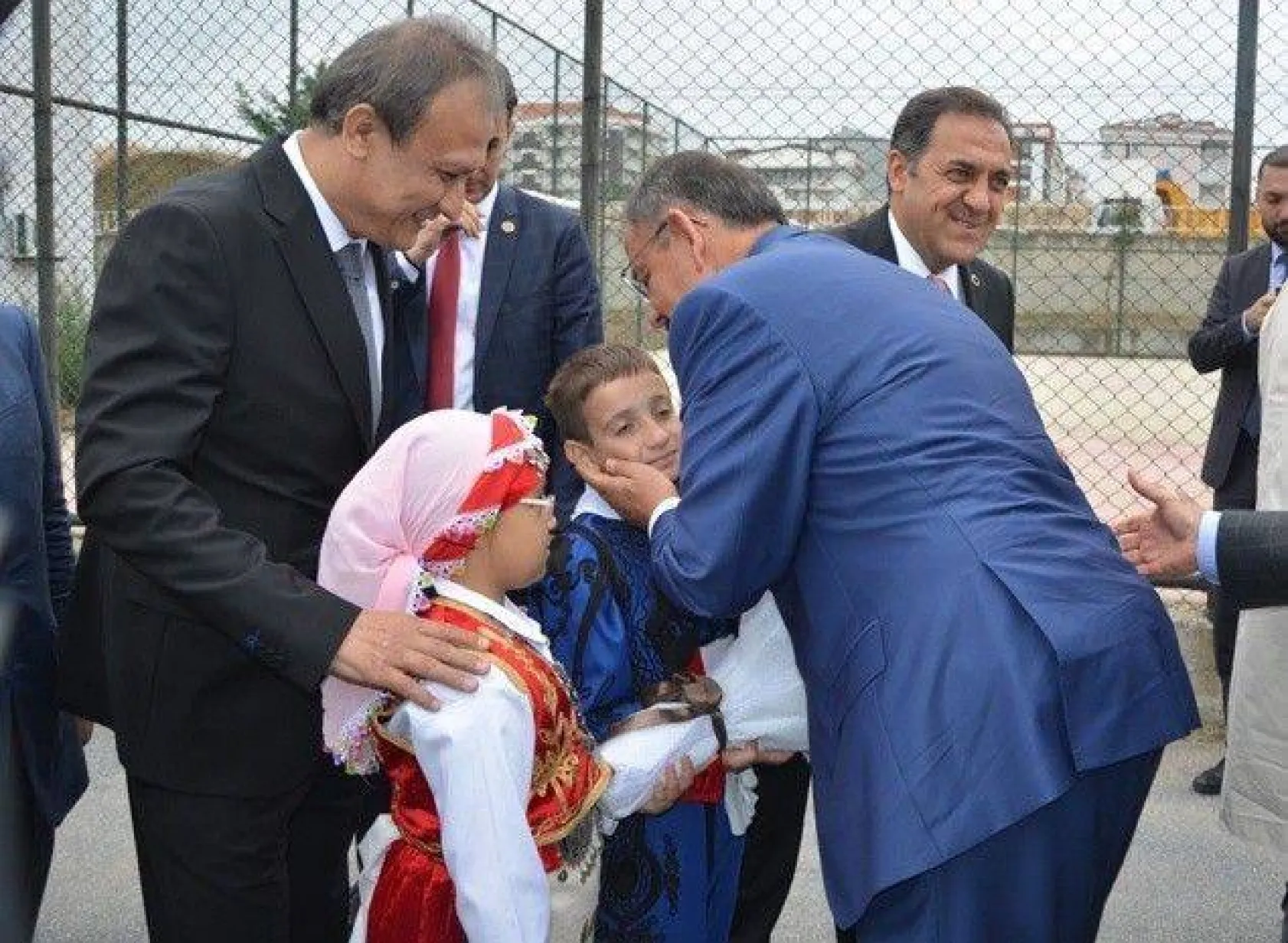 Bakan Özhaseki: 'İstikrar abidesi gibi ayaktayız'