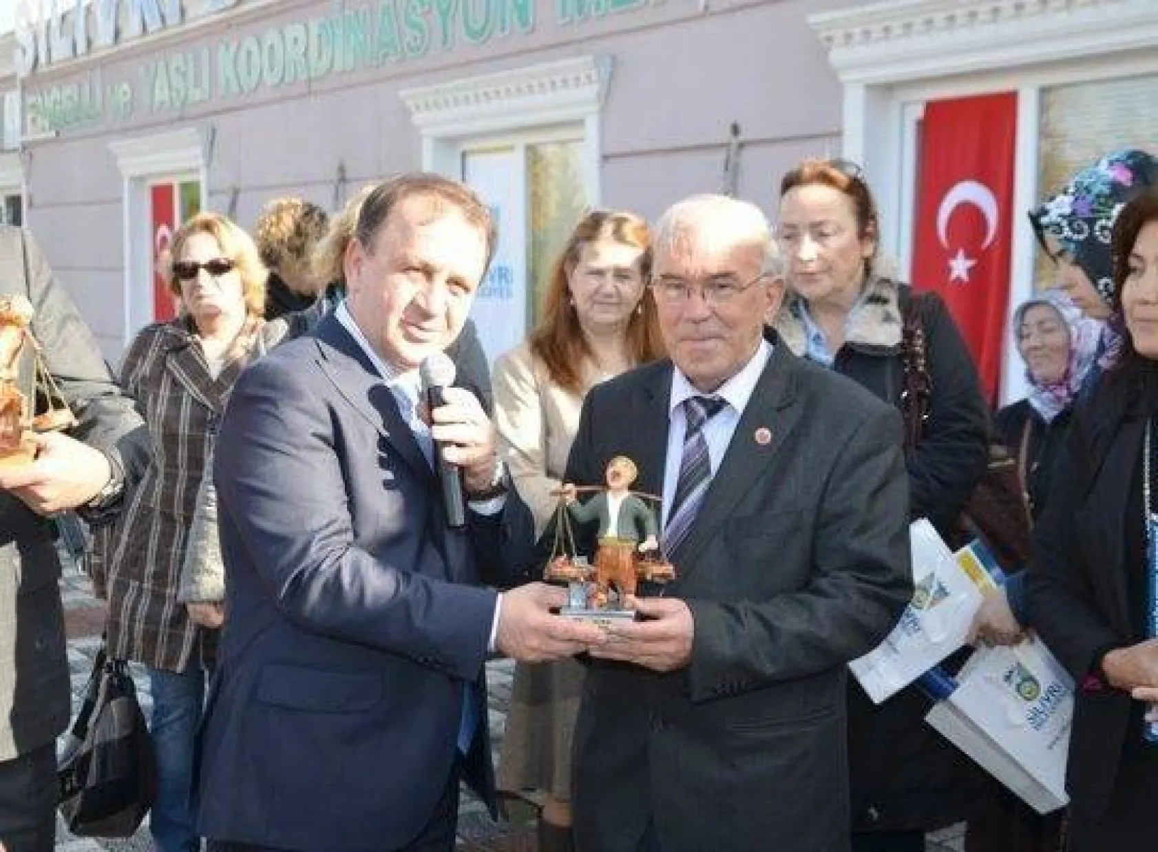 Engelliler Gününde Anlamlı Hediye