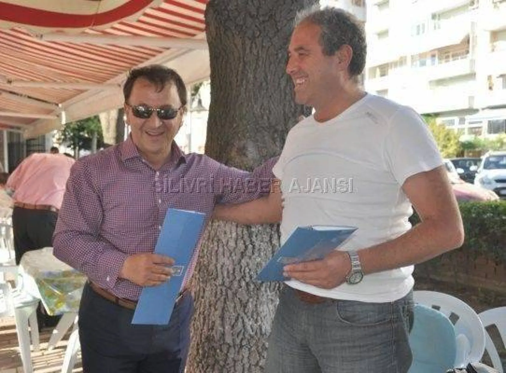 Işıklar'dan Babalara Kravat Hediyesi