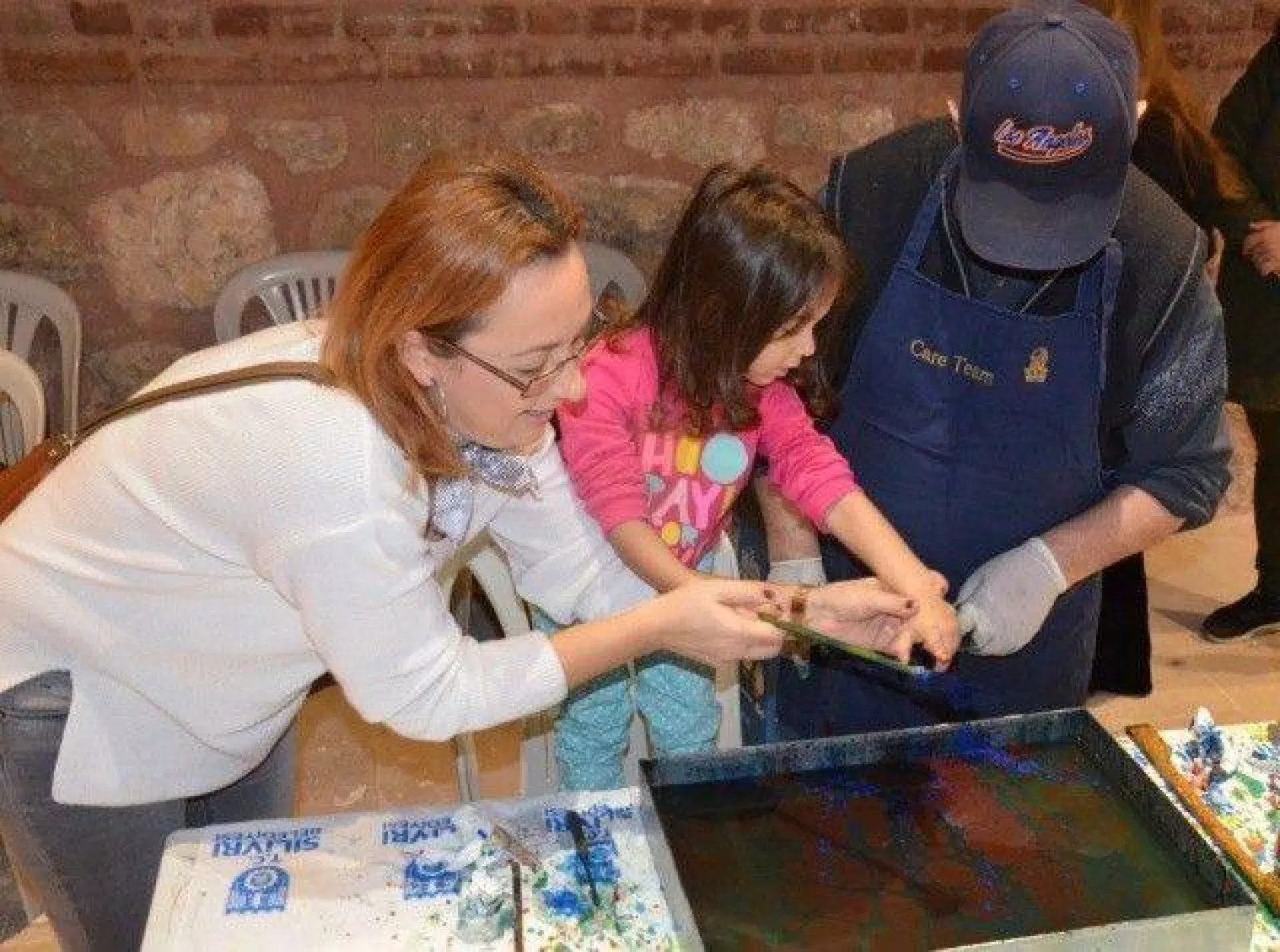 Minik Kursiyerler Ebru Sanatı ile Tanıştı