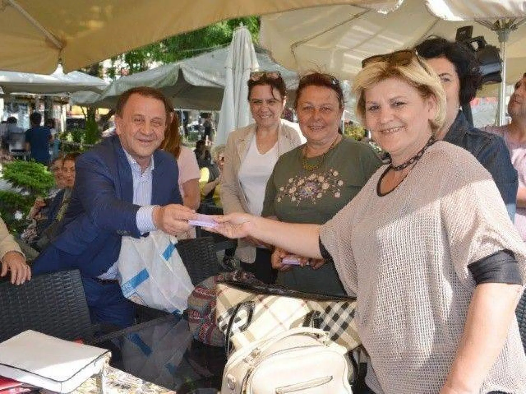 Işıklar Annelerin Gününü Kutladı