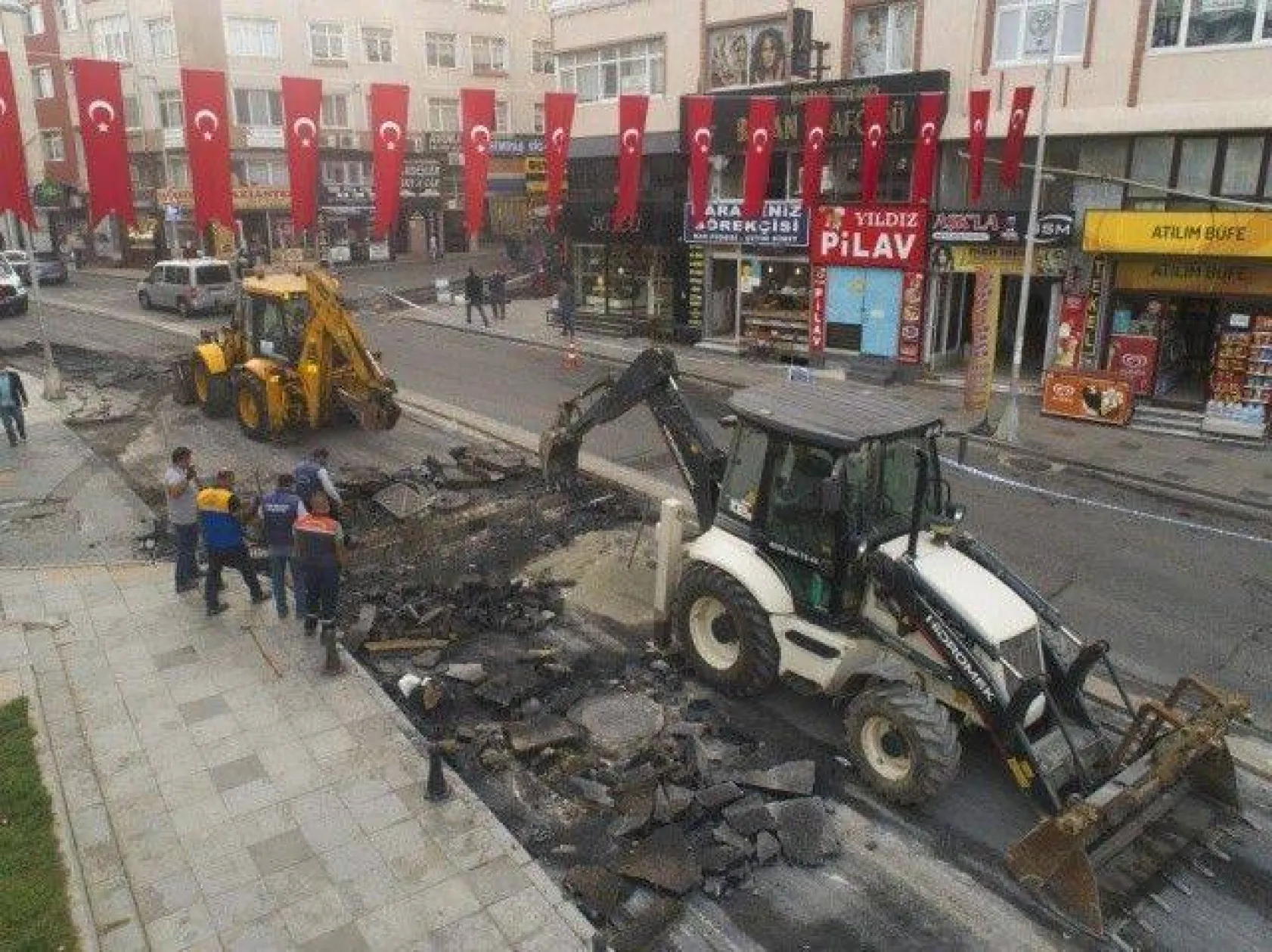 Hacı Pervane Caddesi Baştan Sona Yenilendi