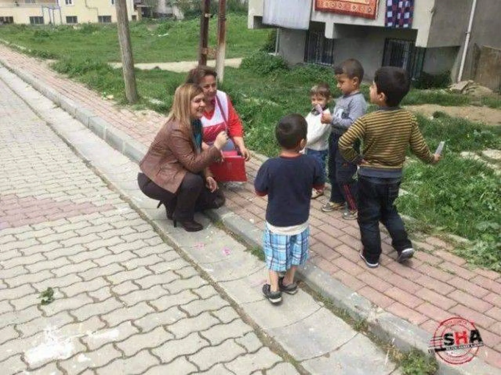 CHP Silivri Kadın Kollarından ev ziyaretleri