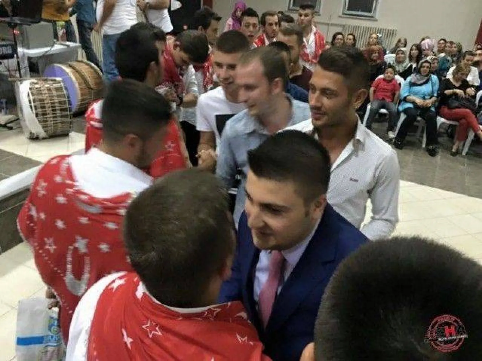 CHP'li gençler 95/4 tertiplerin asker gecelerine katıldı