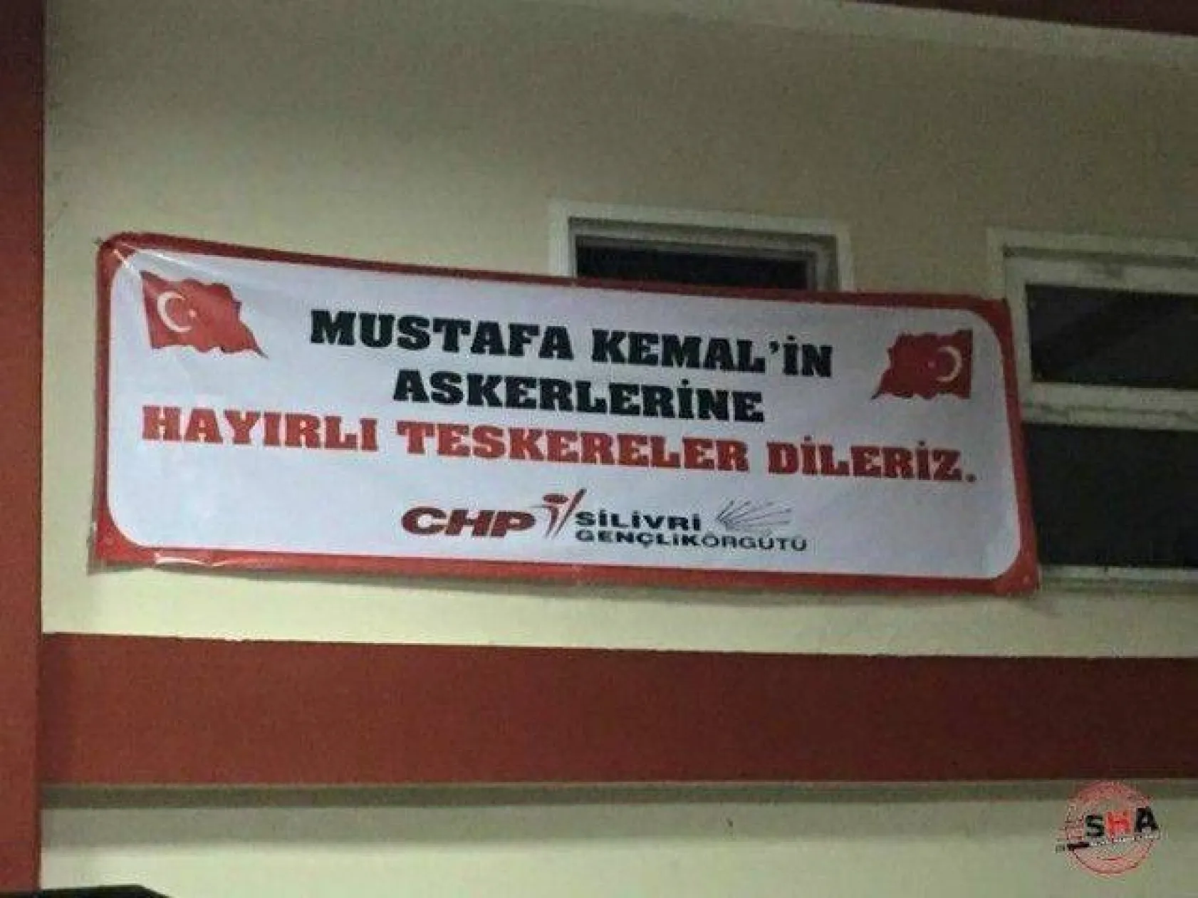 CHP'li gençler 95/4 tertiplerin asker gecelerine katıldı