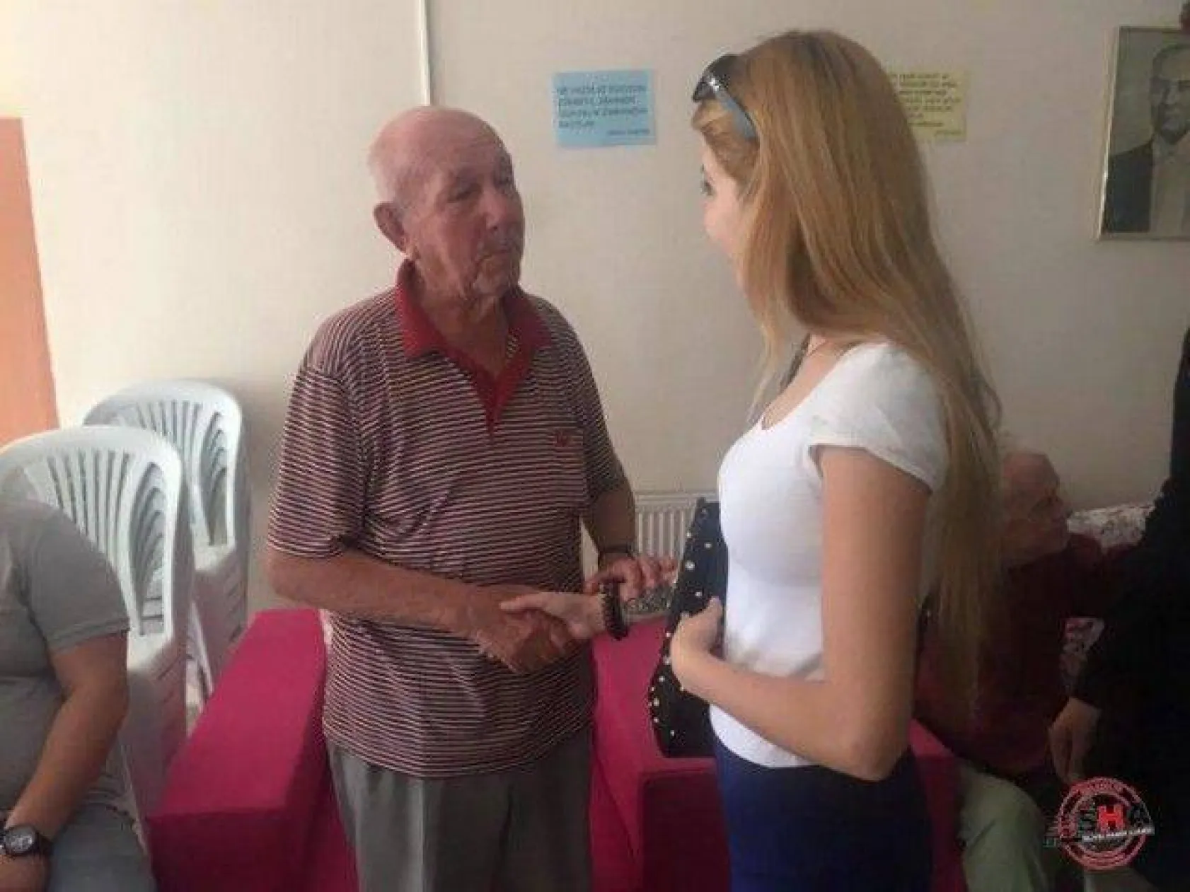 CHP'li gençlerden huzur evine bayram ziyareti