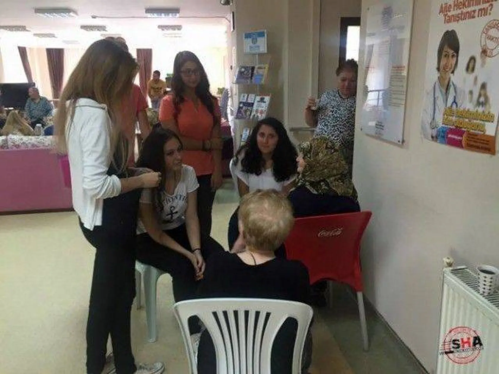 CHP'li gençlerden huzur evine bayram ziyareti