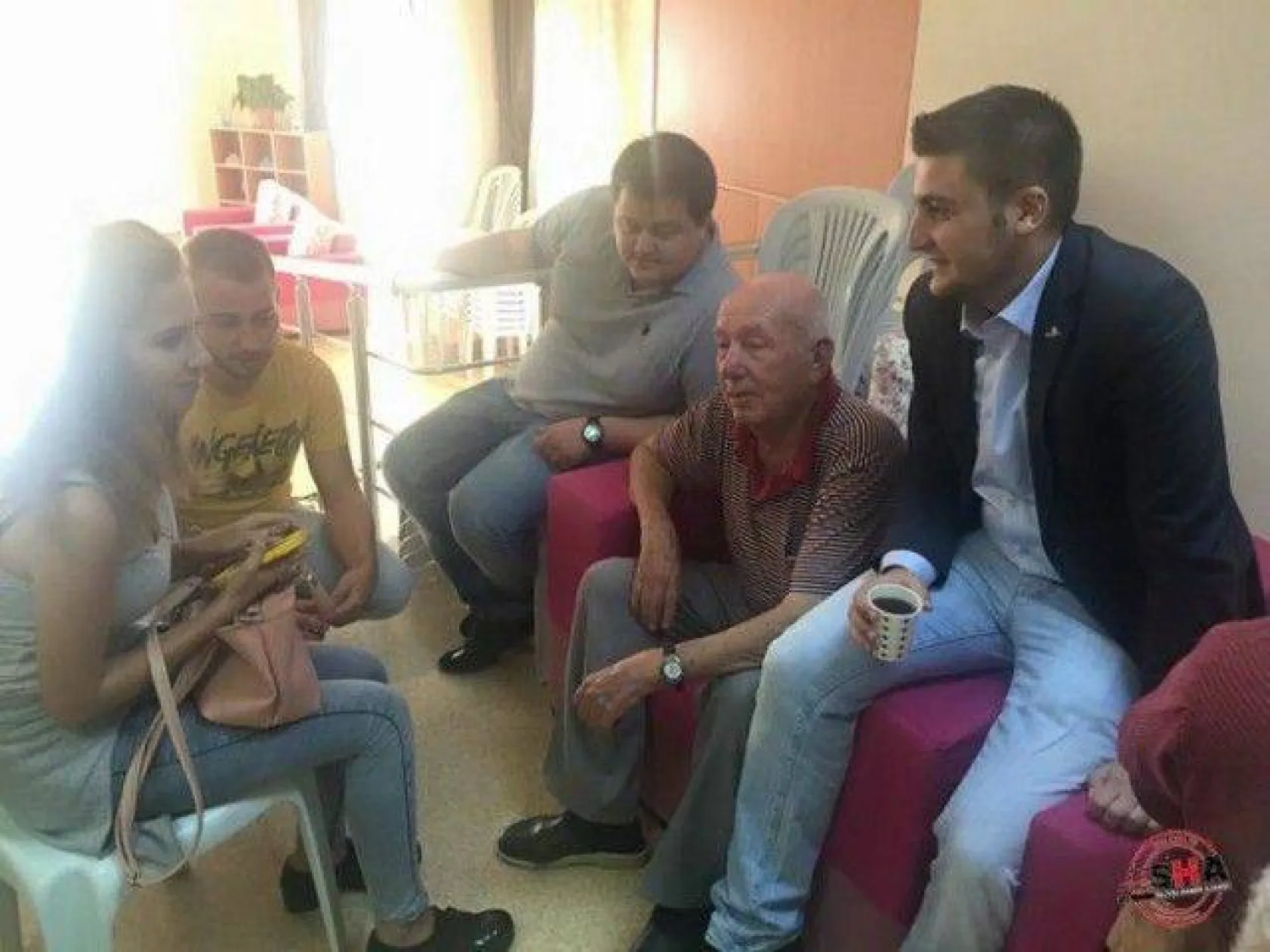 CHP'li gençlerden huzur evine bayram ziyareti