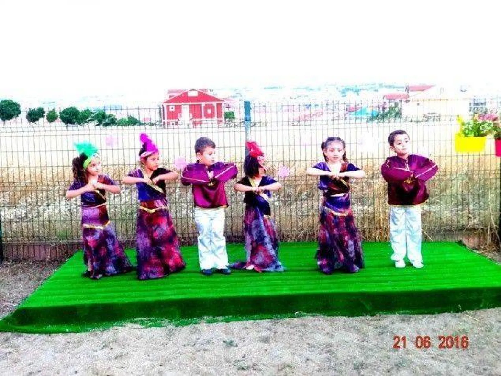 Güli miniklerinden sürpriz