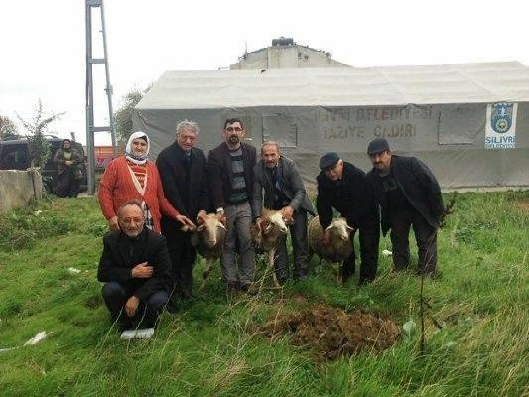 Aşureler kaynadı,kurbanlar kesildi