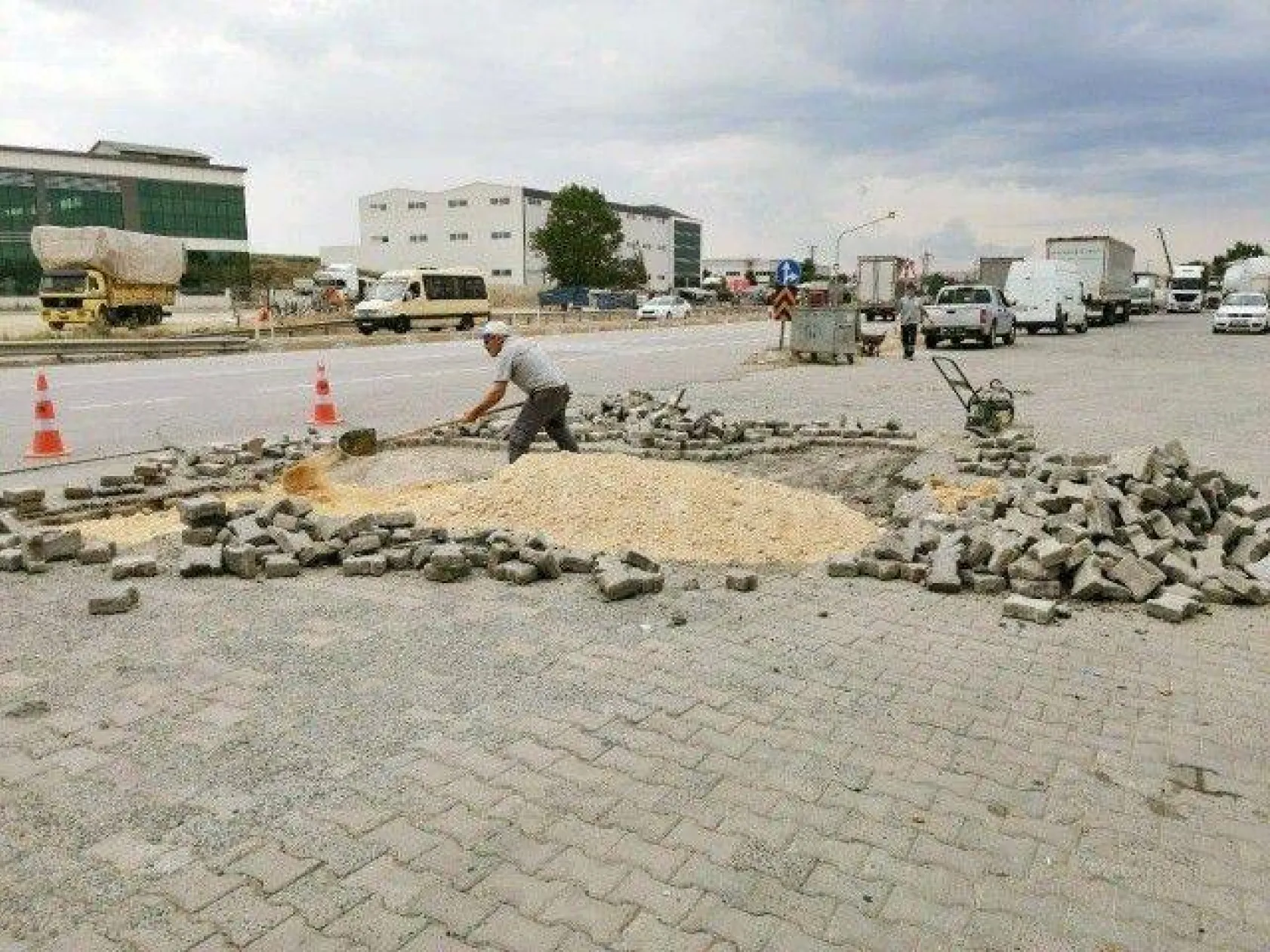 Belediye Ekipleri Saha Çalışmalarını Sürdürüyor